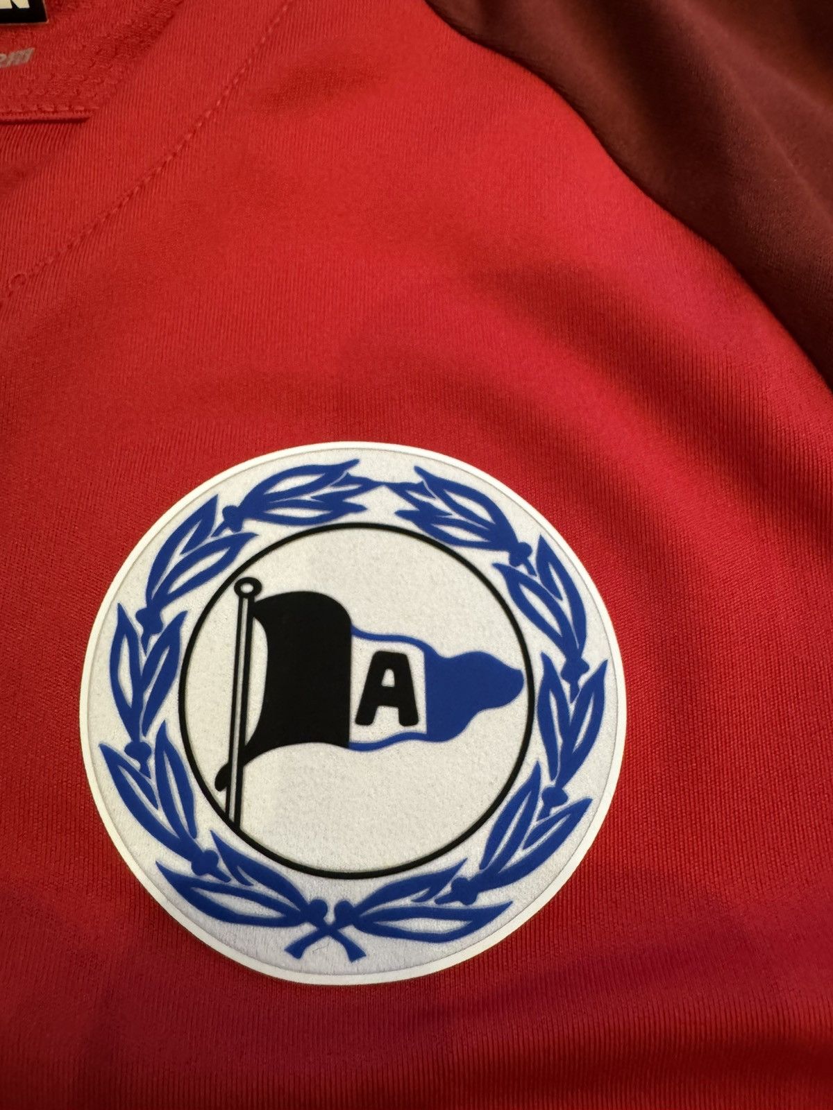 Macron ARMINIA BIELEFED MACRON FOOTBALL JERSEY MEN SOCCER SIZE M Size US M / EU 48-50 / 2 - 7 Thumbnail