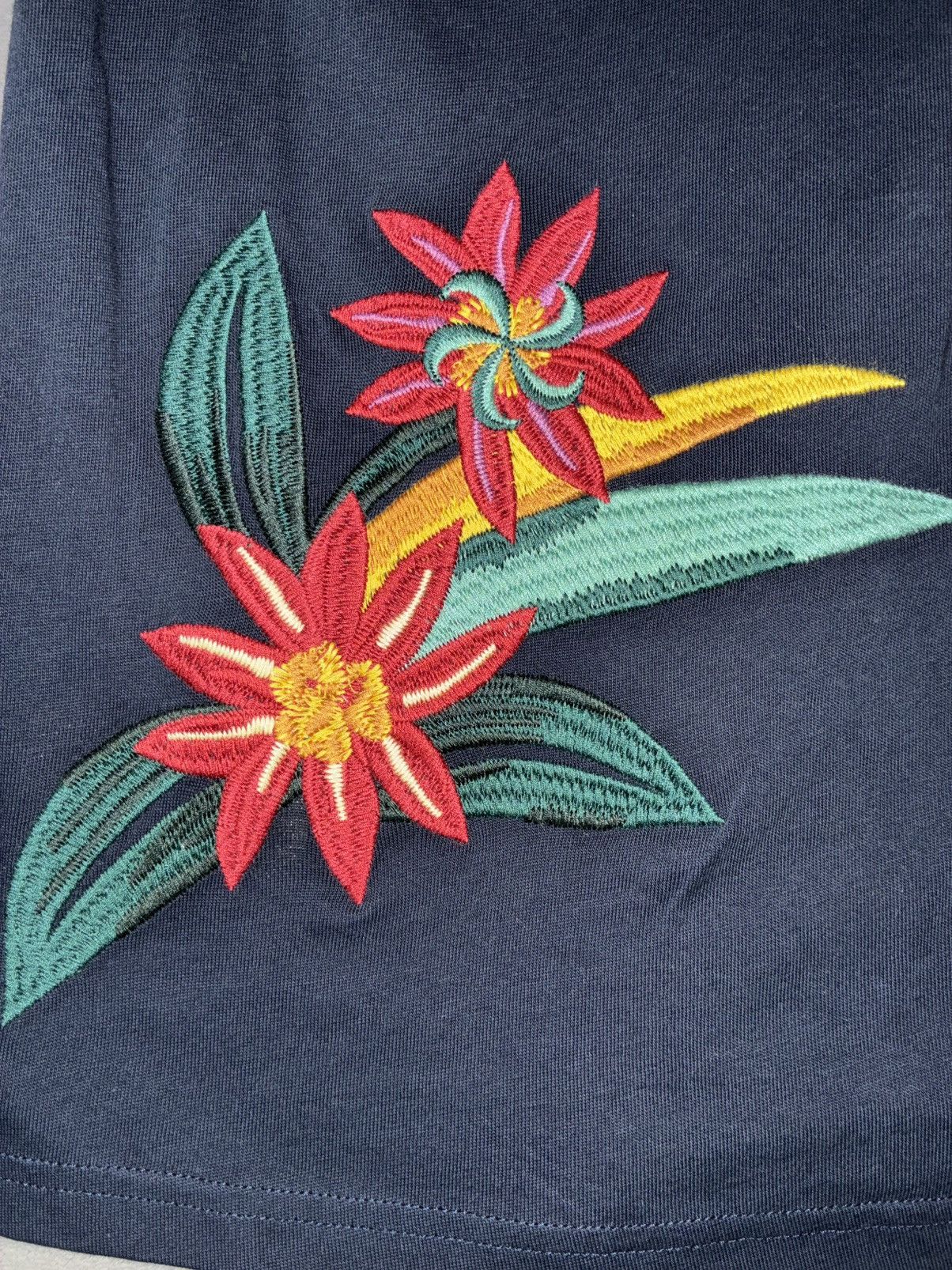 Scotch & Soda Scotch & Soda Navy Tee with Colorful Floral Embroidery Size US S / EU 44-46 / 1 - 4 Thumbnail
