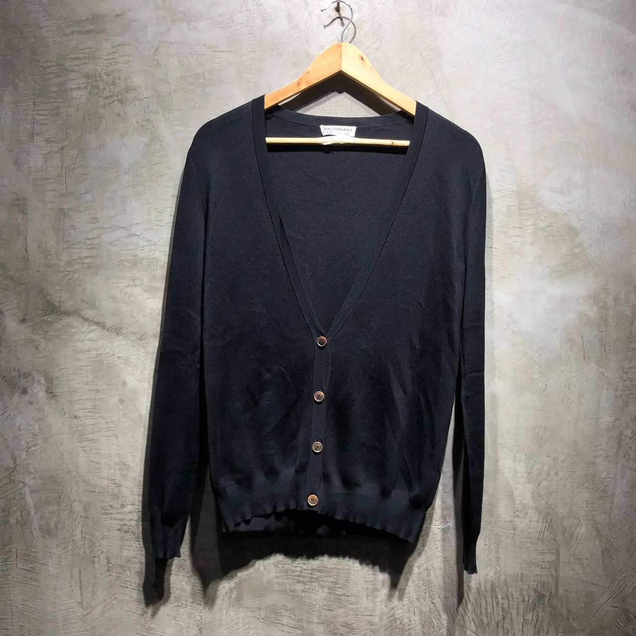 Balenciaga Balenciaga Low Vneck cardigan Size US S / EU 44-46 / 1 - 1 Thumbnail