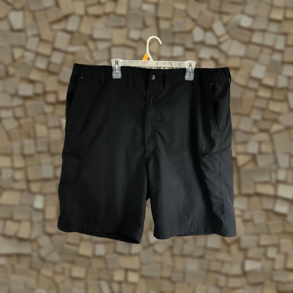 Wrangler Wrangler Bermuda Shorts Mens 46 Black Lightweight Polyester Mid Rise 9in Inseam 5-Pocket Logo Regular Fit Belt Loops Casual Knit Cotton Blend Size US 30 / EU 46 - 1 Thumbnail