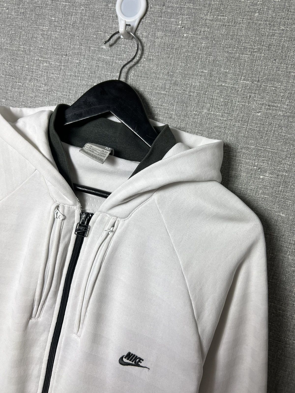 Nike Rare Vintage Nike Zip Up Multi Pocket Hoodie Small Logo Size US M / EU 48-50 / 2 - 4 Thumbnail