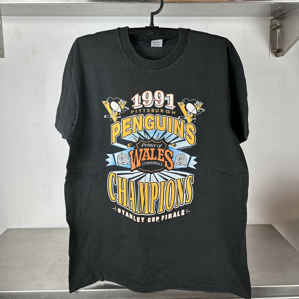 Fruit Of The Loom × NHL × Vintage Vintage 1991 Pittsburgh Penguins Wales Champions NHL T-shirt Size US XL / EU 56 / 4 - 1 Thumbnail