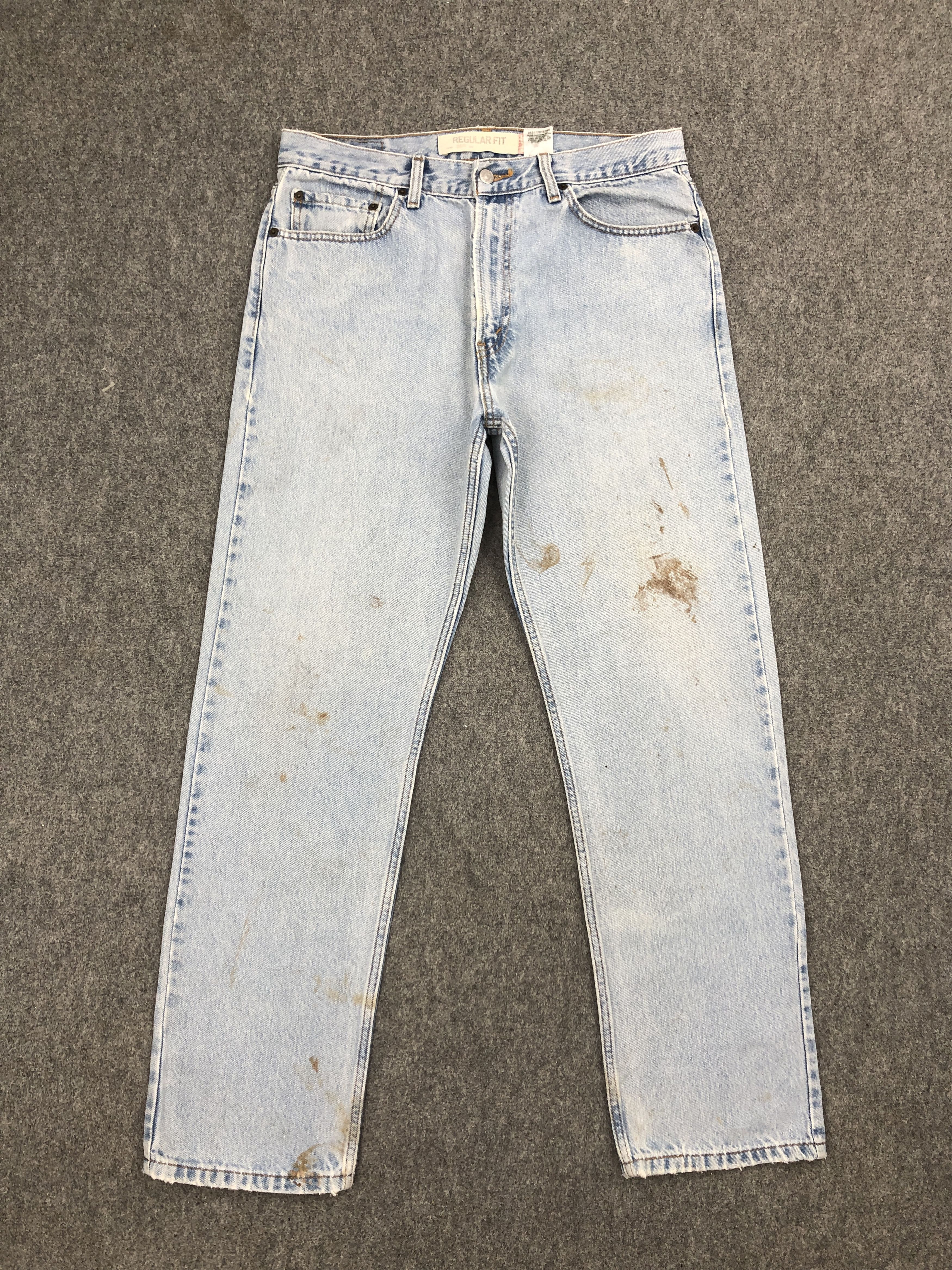 image of Dirty Vintage Levis 505 Light Wash Jeans in Blue Denim, Men's (Size 33)