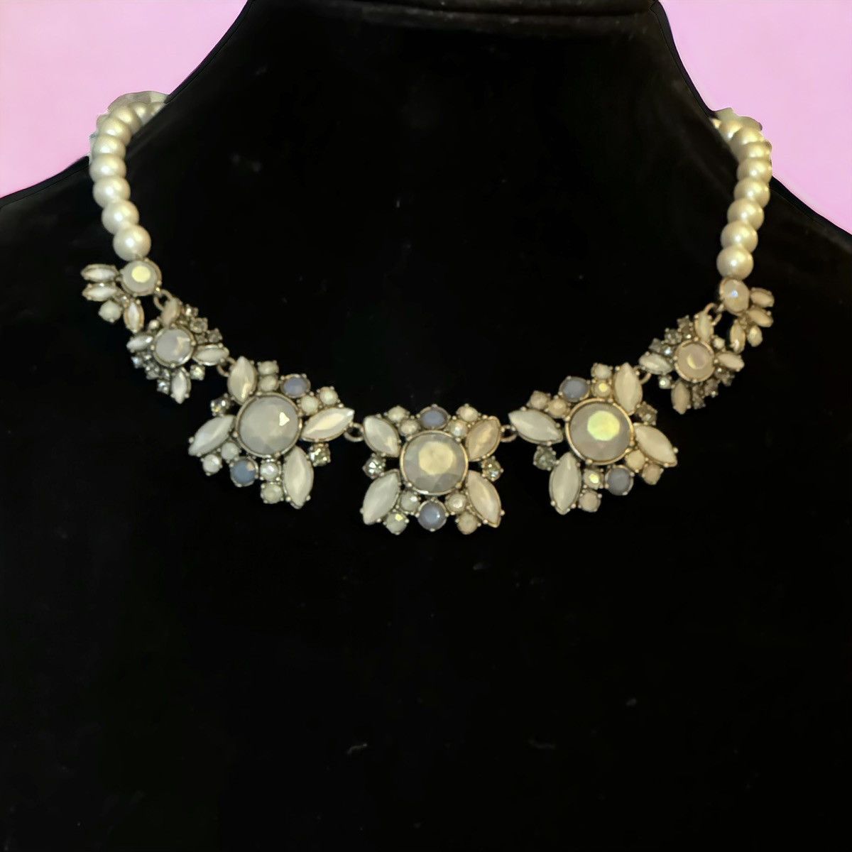 Ann Taylor Vintage Ann Taylor floral gemstone pearl statement necklace Size ONE SIZE - 1 Thumbnail