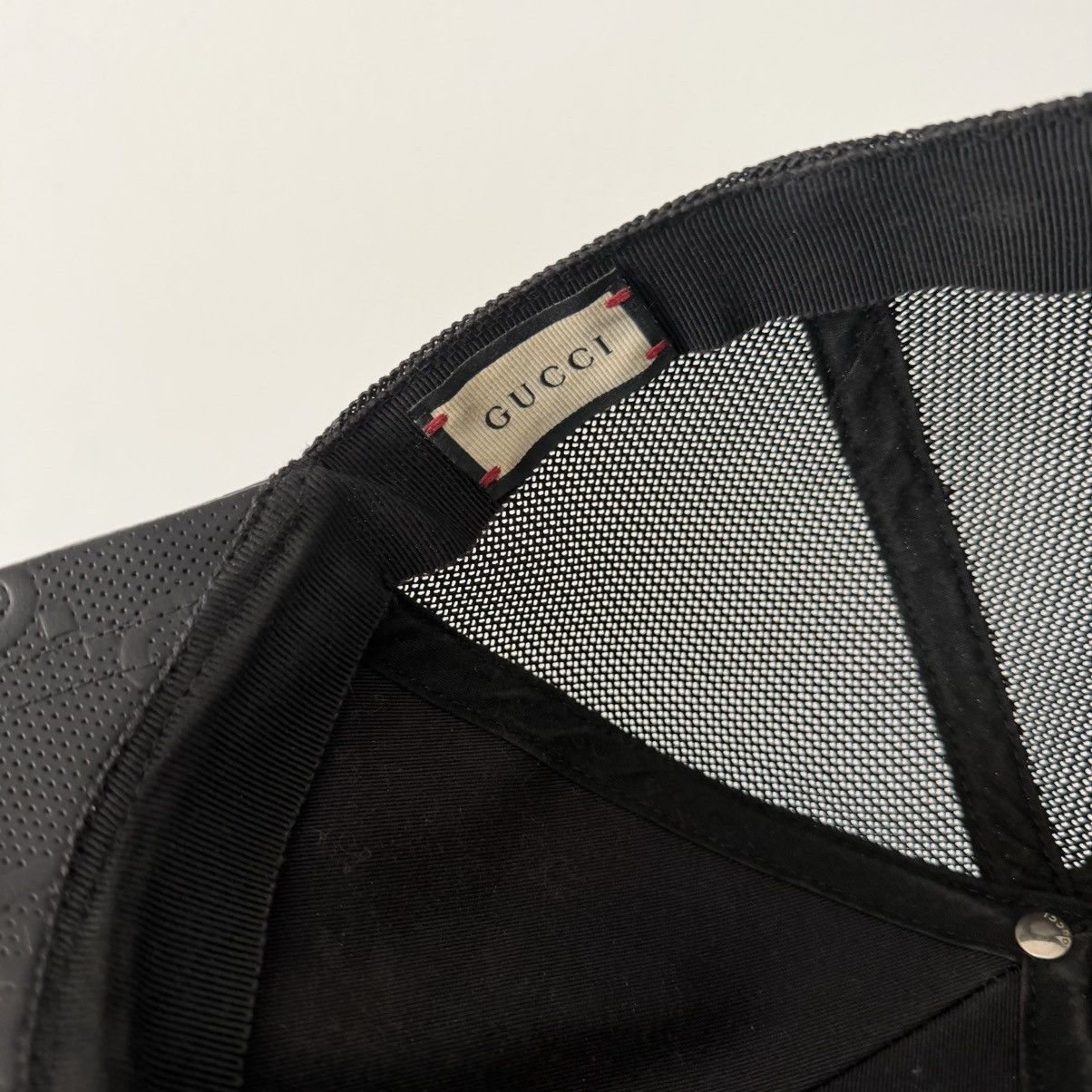 Gucci GUCCI EMBOSSED BLACK LEATHER & MESH BASEBALL CAP Size ONE SIZE - 6 Thumbnail