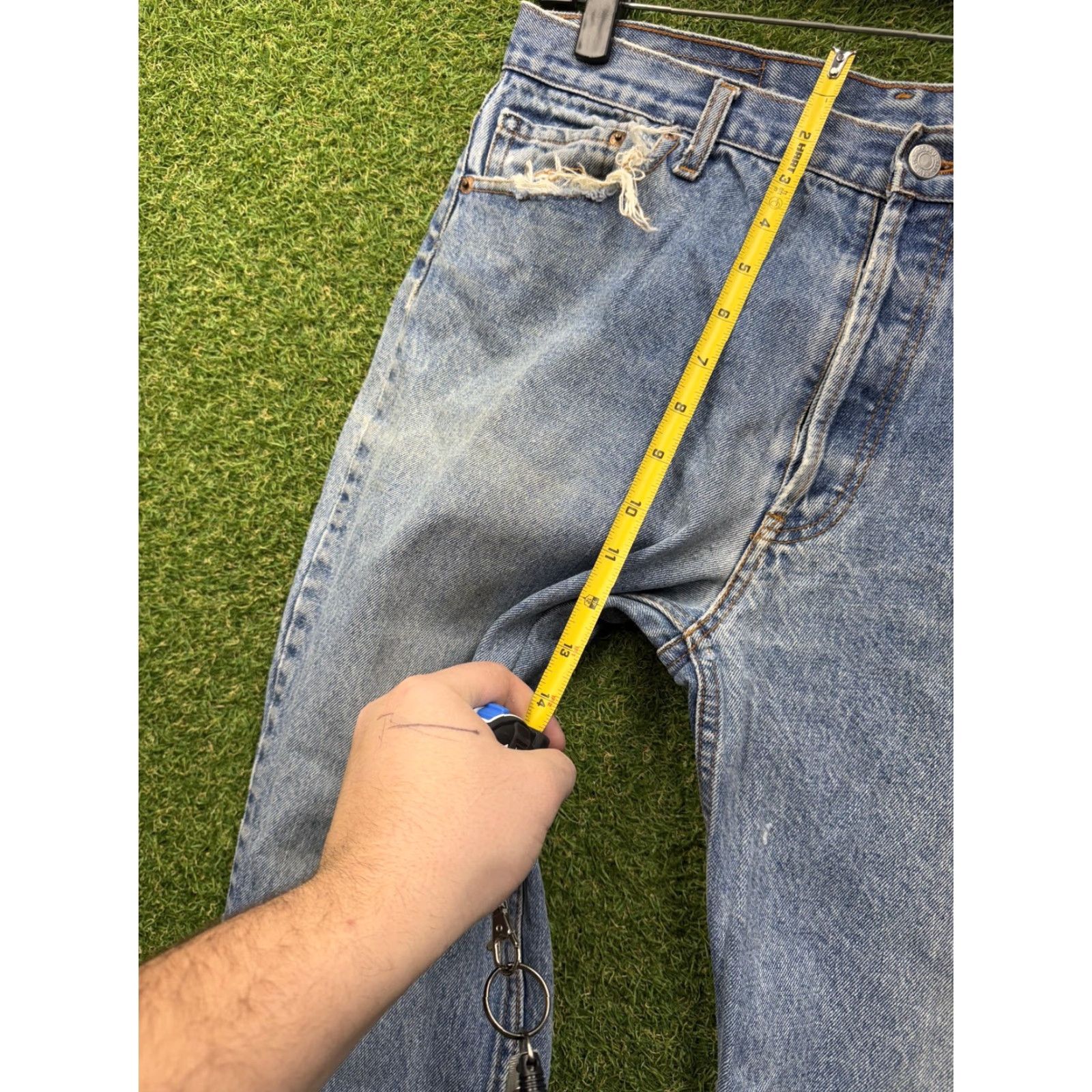 Levi's VINTAGE Levis Jeans Mens 32x32 Blue Straight Leg High Rise Button Fly Distressed Denim Size US 32 / EU 48 - 4 Thumbnail
