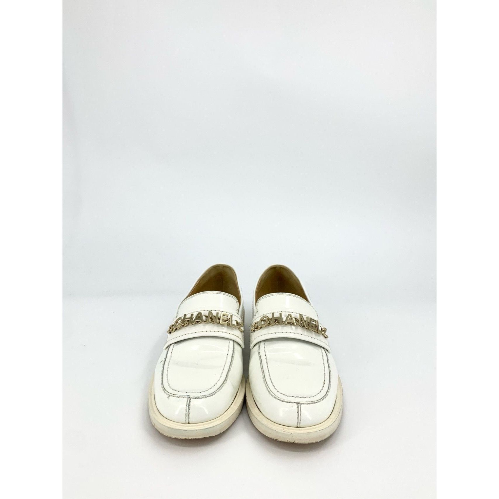 Chanel Chanel White Patent Leather Loafers Sz 37.5 W/ Gold Metal Lo Size US 7 / IT 37 - 8 Thumbnail