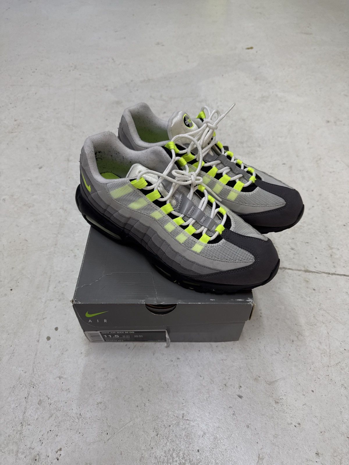 Nike Nike airmax 95 og neon Size US 11.5 / EU 44-45 - 1 Thumbnail