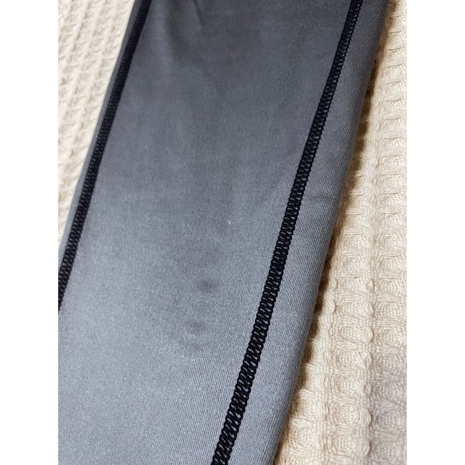 Athleta Athleta Activewear Ombre Black & Gray Workout Leggings Med Size 29" - 4 Thumbnail