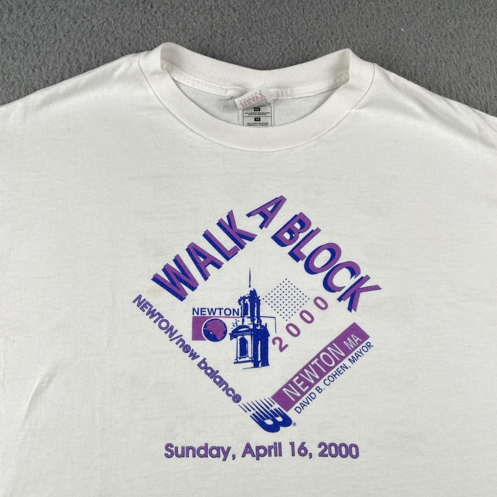 Fruit Of The Loom VINTAGE FOTL Shirt XL White 90s USA Travel Runner Cotton Men New Balance Massachusetts April 16 2000 Size US XL / EU 56 / 4 - 2 Thumbnail