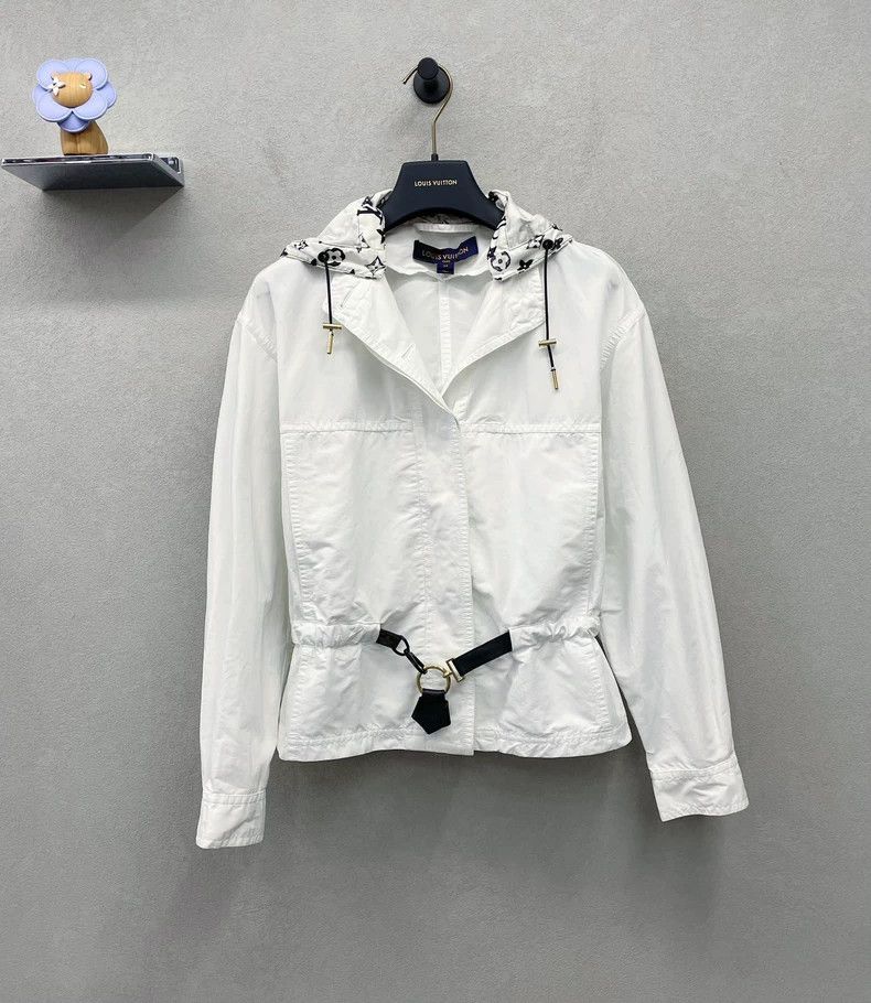 Louis Vuitton Louis Vuitton White assault jacket Size XXS / US 00 / IT 34 - 2 Thumbnail