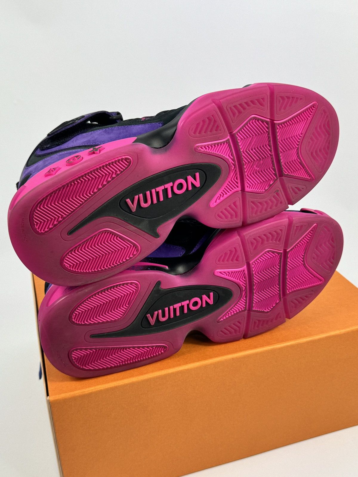 Louis Vuitton x VIRGIL ABLOH BASKETBALL LV 2 SNEAKERS Size US 10 / EU 43 - 5 Thumbnail