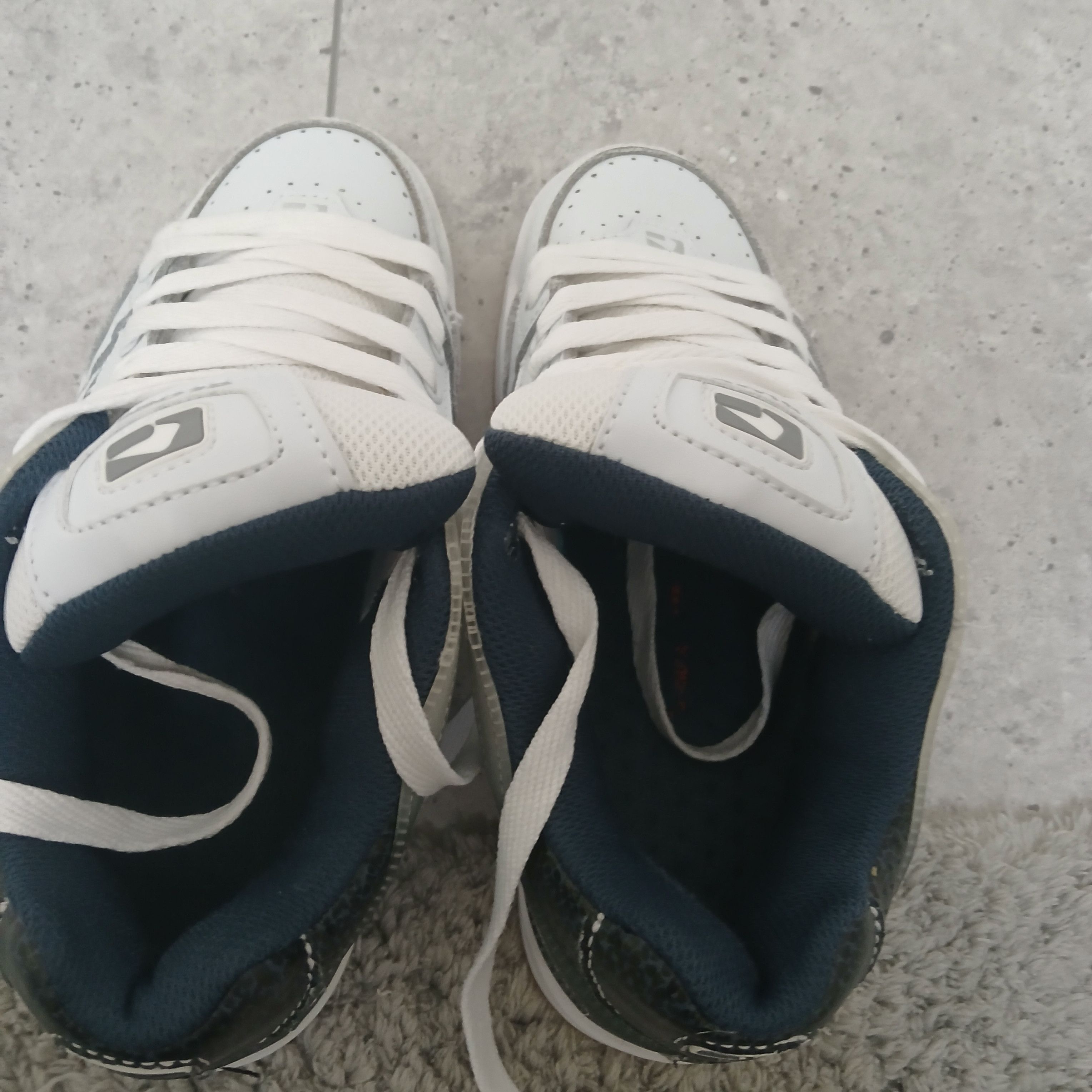 Globe GLOBE TILT SKATER WHITE SHOES US 5 (EU 37) Size US 5 / EU 37 - 1 Thumbnail