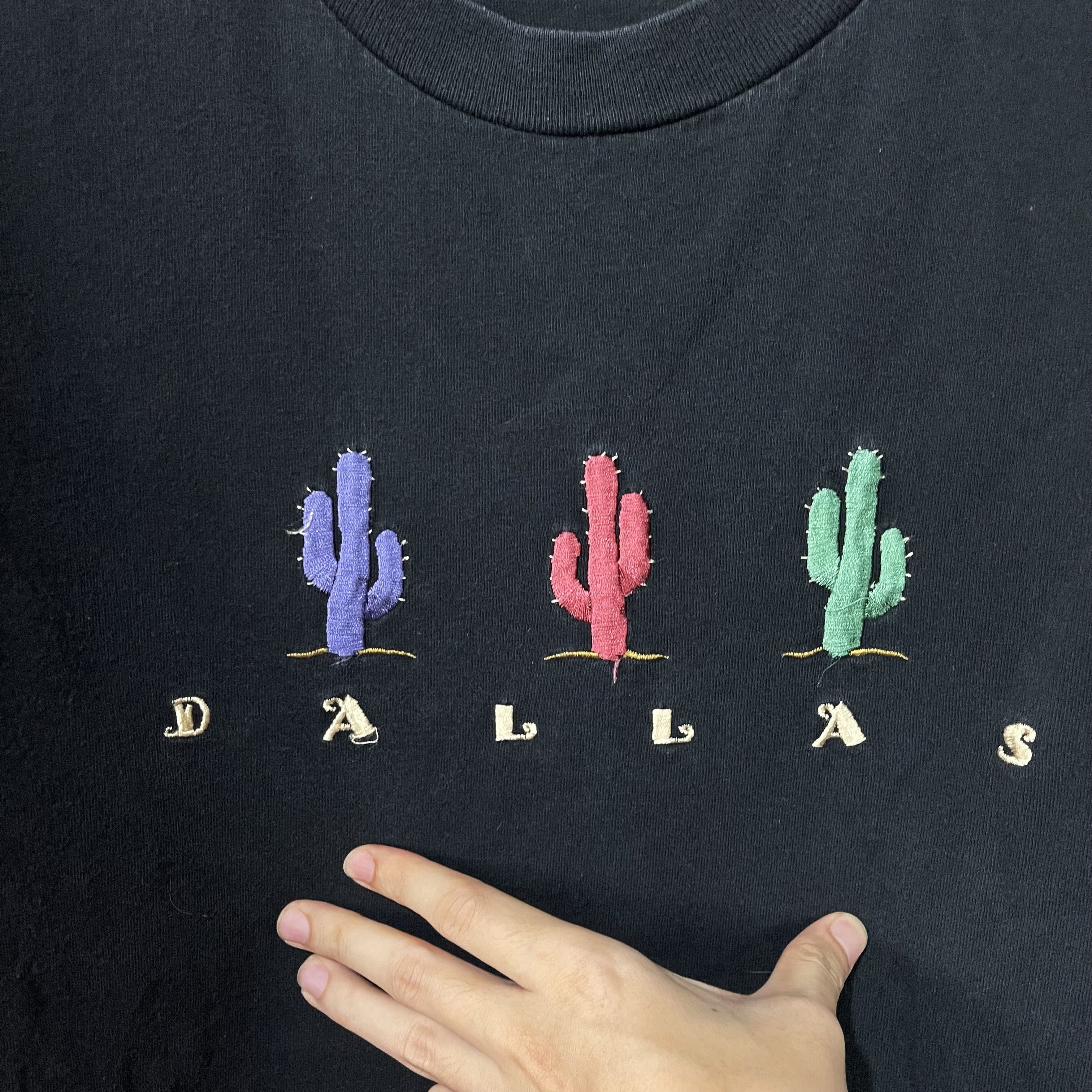 Vintage Vintage 90s Dallas Cactus Embroidered T-Shirt Size US M / EU 48-50 / 2 - 2 Thumbnail