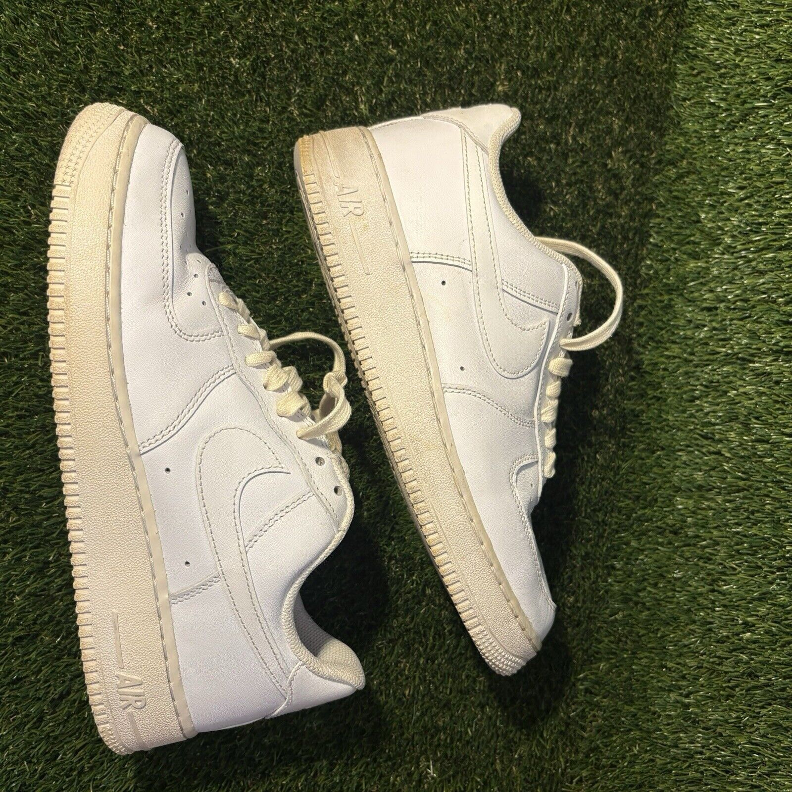 Nike Size 8 - Nike Air Force 1 '07 Low Triple White Size US 8 / EU 41 - 5 Thumbnail