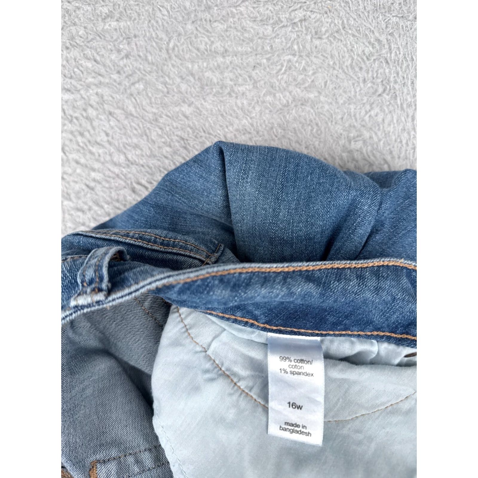 Vintage Maurices Jeans Womens 16W Capri Blue Denim Distressed Raw Hem Cotton 36x23 Size 38" / US 16 / IT 52 - 7 Thumbnail