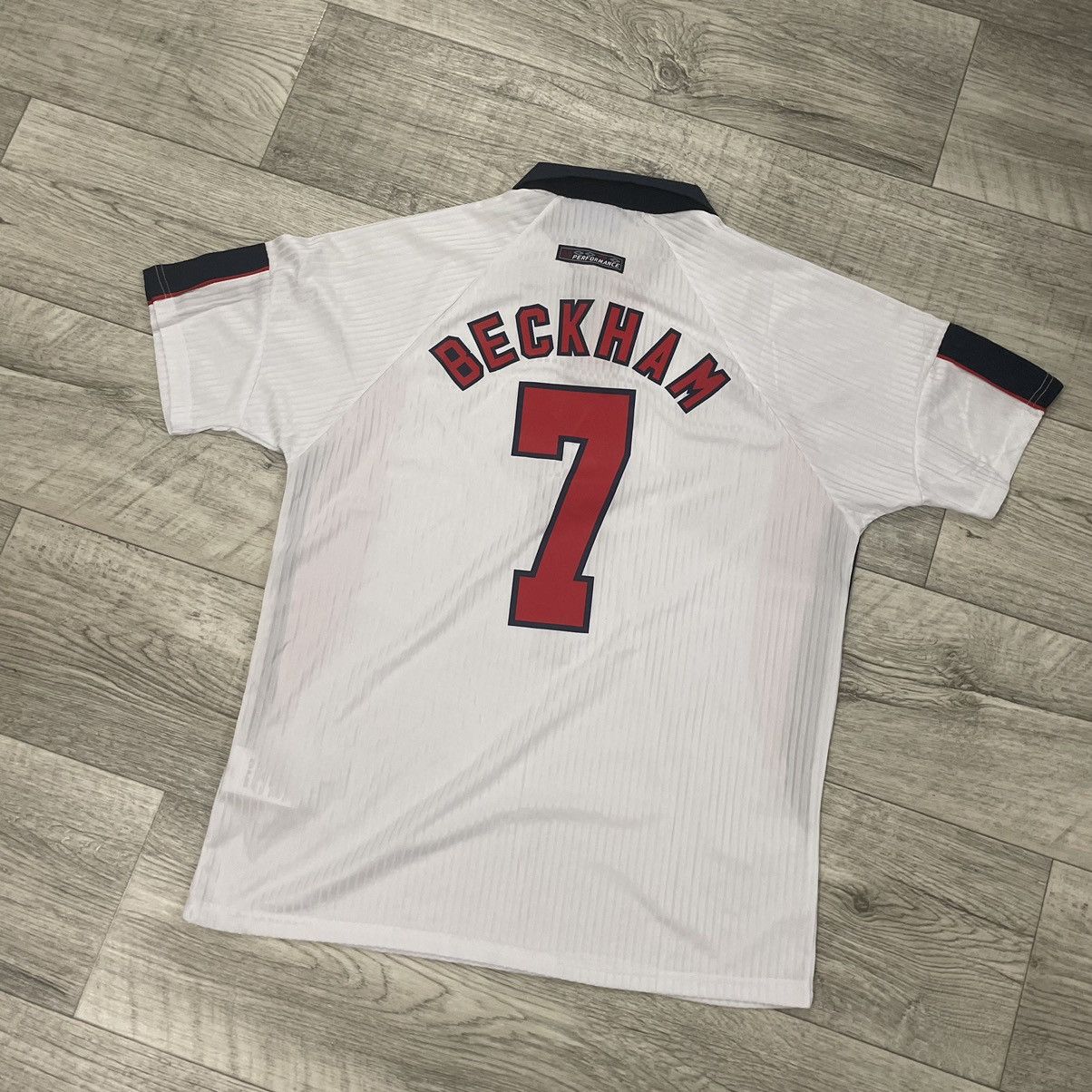 Umbro 90s umbro England 7 jersey BECKHAM TEE SHIRT Size US L / EU 52-54 / 3 - 2 Thumbnail