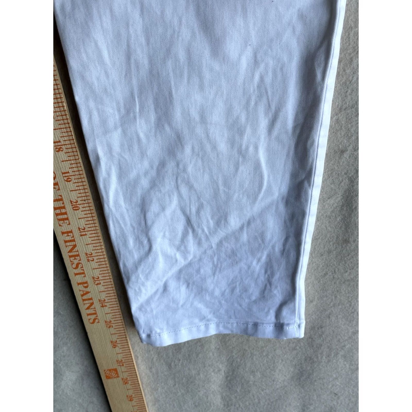 Liz Claiborne Liz Claiborne Pants Women Size 4 White Tapered Stretch Flat Front Regular Pants Khakis Pockets Size 27" / US 4 / IT 40 - 5 Thumbnail