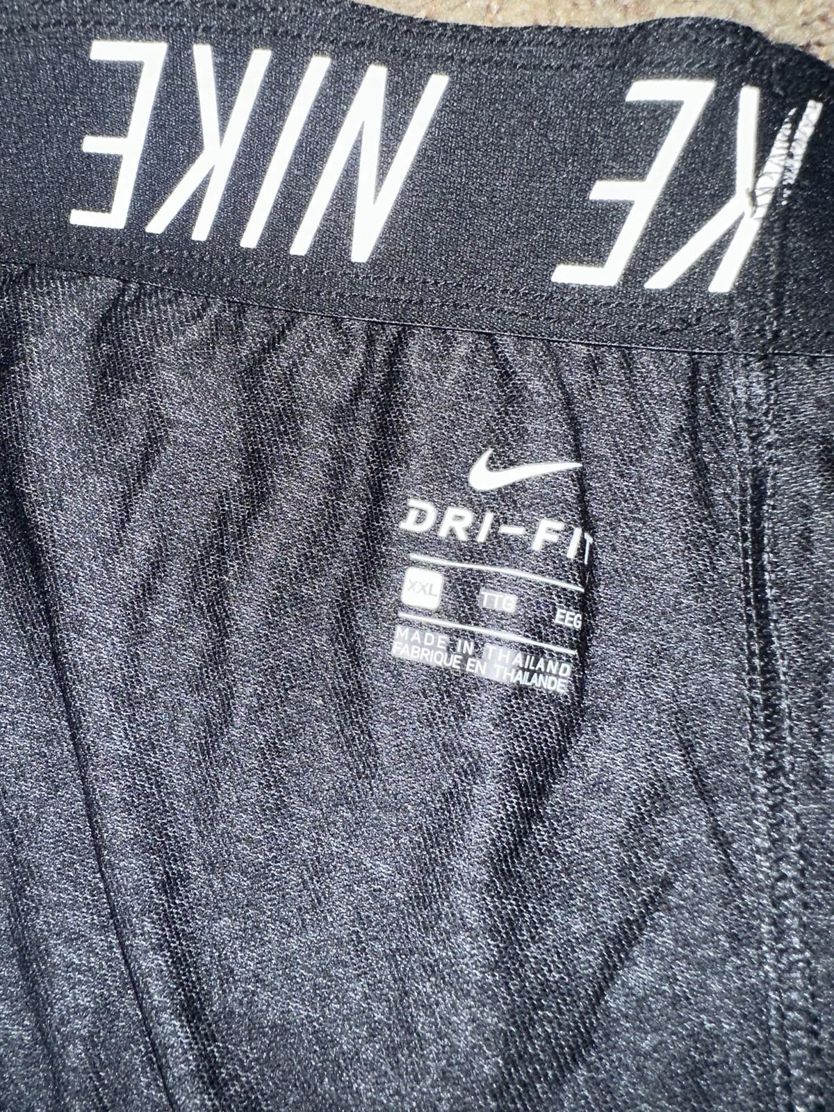 Nike Nike Women's Dri Fit Training Shorts Heather Gray Shorts Size 42" / US 20 - 3 Thumbnail