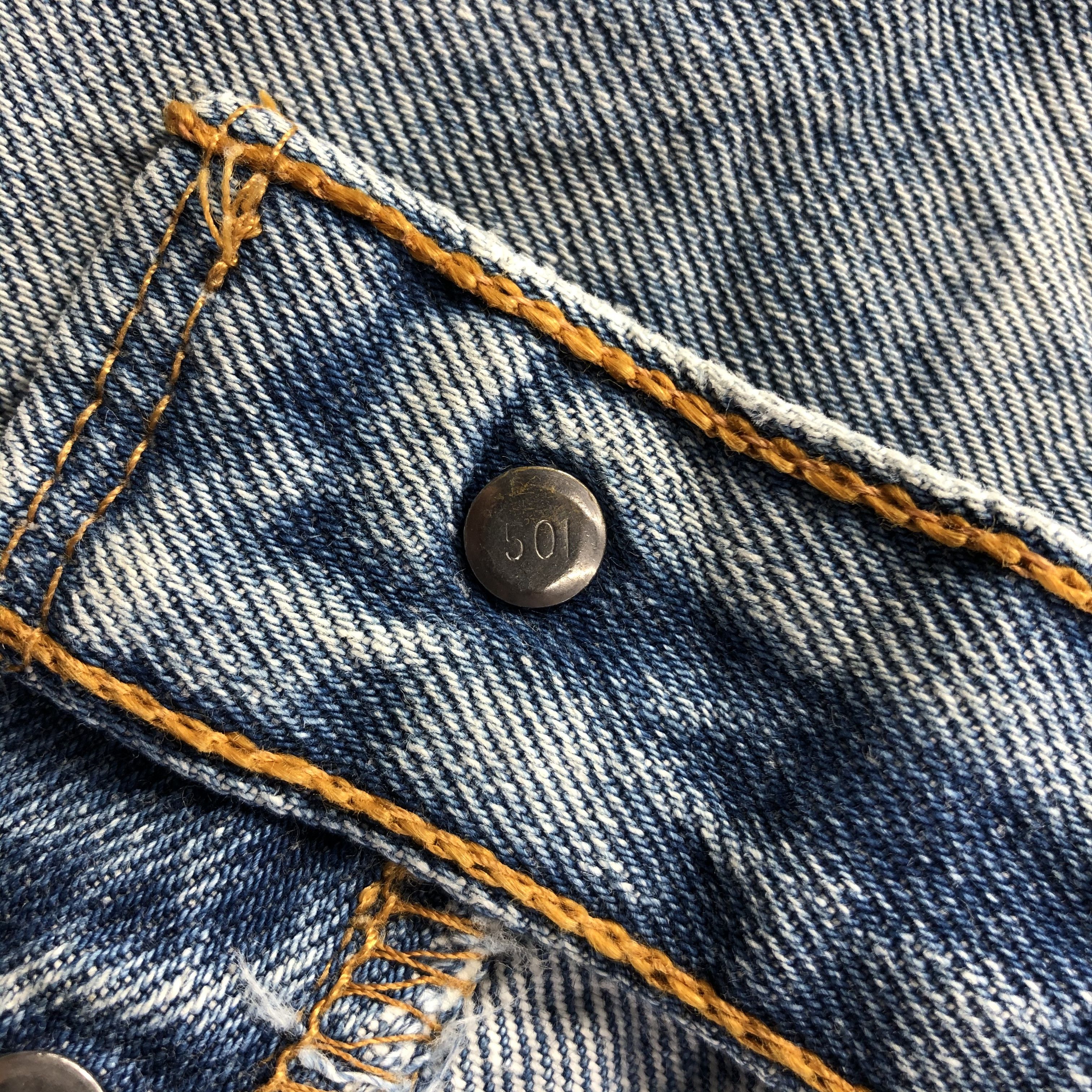 Levi's Vintage 90s Levis 501 Jeans Medium Wash Distress Denim Size US 32 / EU 48 - 9 Thumbnail