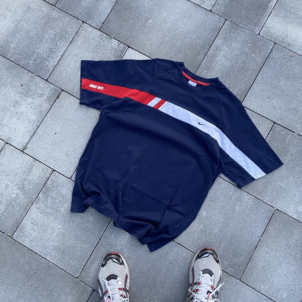 Nike × Vintage 📌 Vintage Nike Small Swoosh Baggy T-Shirt Size US XL / EU 56 / 4 - 1 Thumbnail