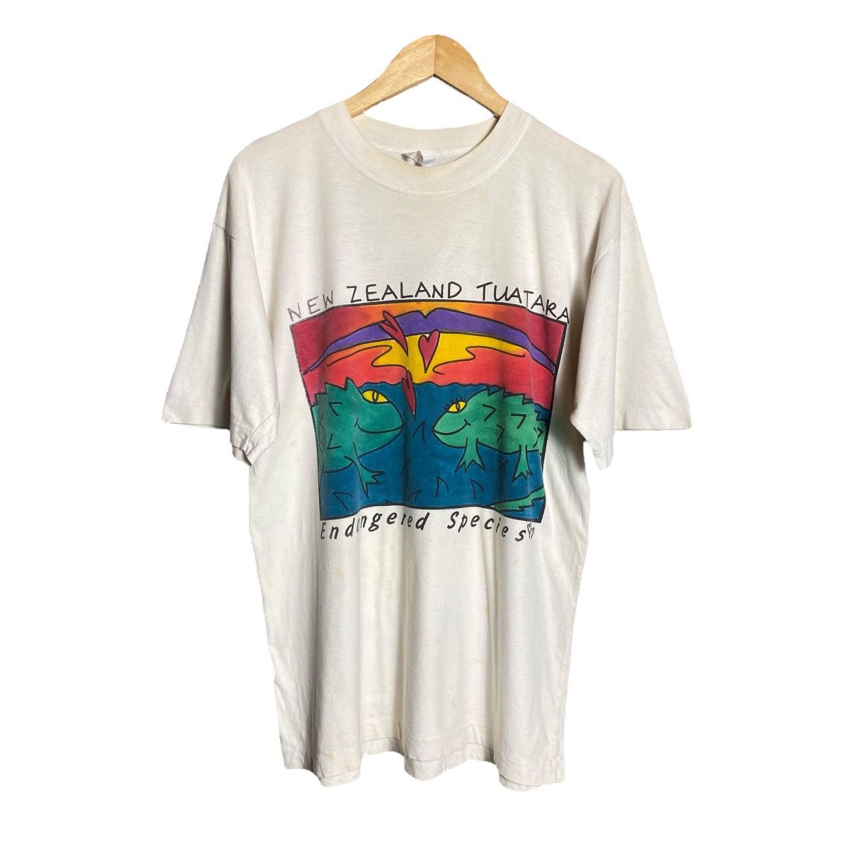 Vintage Vintage 90s New Zealand Tuatara Art Tee Size US L / EU 52-54 / 3 - 2 Thumbnail