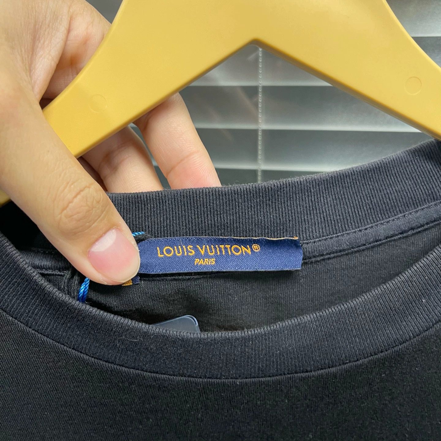 Louis Vuitton LV black all over gradient logo t-shirt M Size US M / EU 48-50 / 2 - 3 Thumbnail