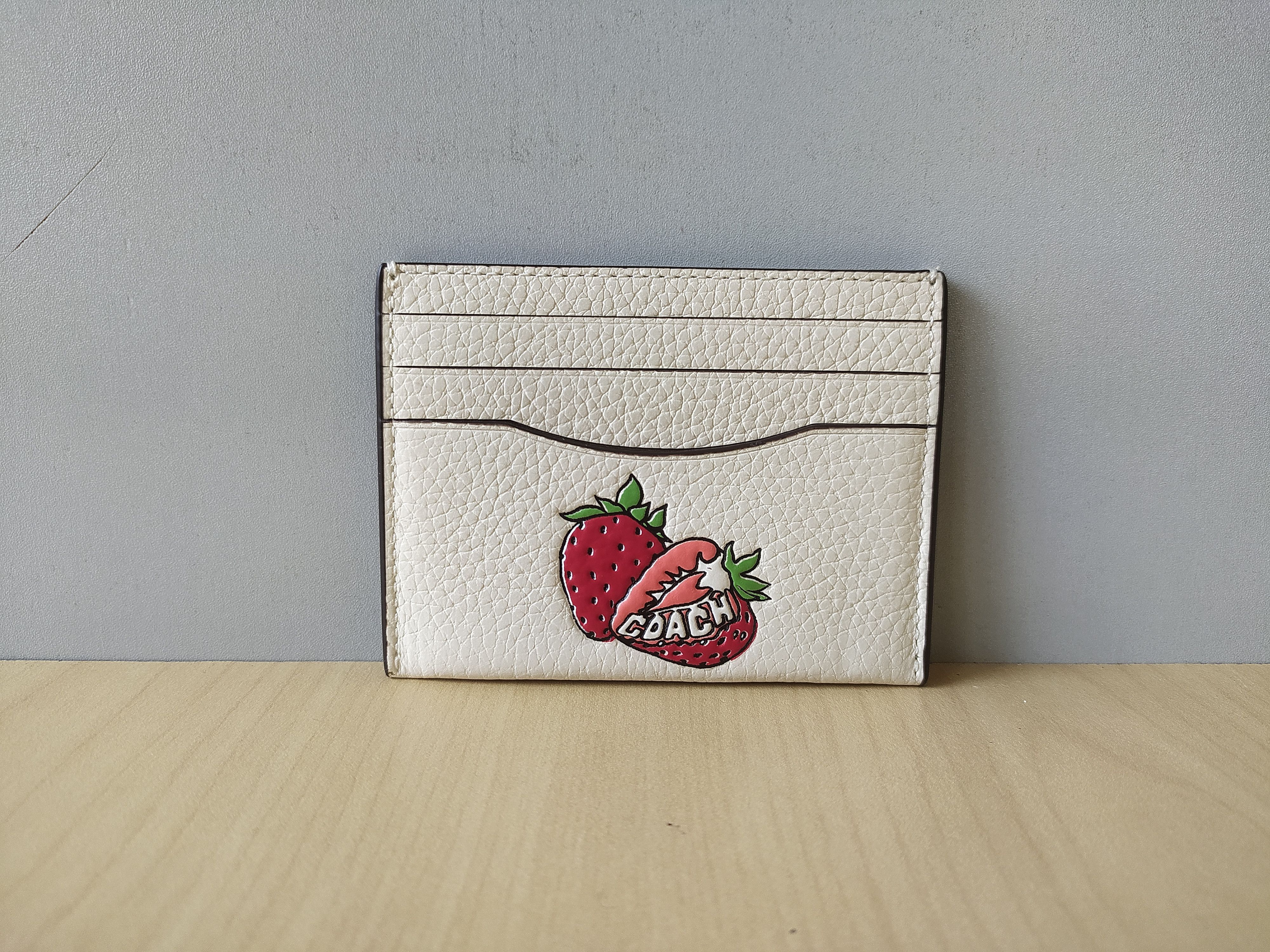 Coach Coach Leather Slim Credit Card case Free Shipping T/1905 Size ONE SIZE - 1 Thumbnail