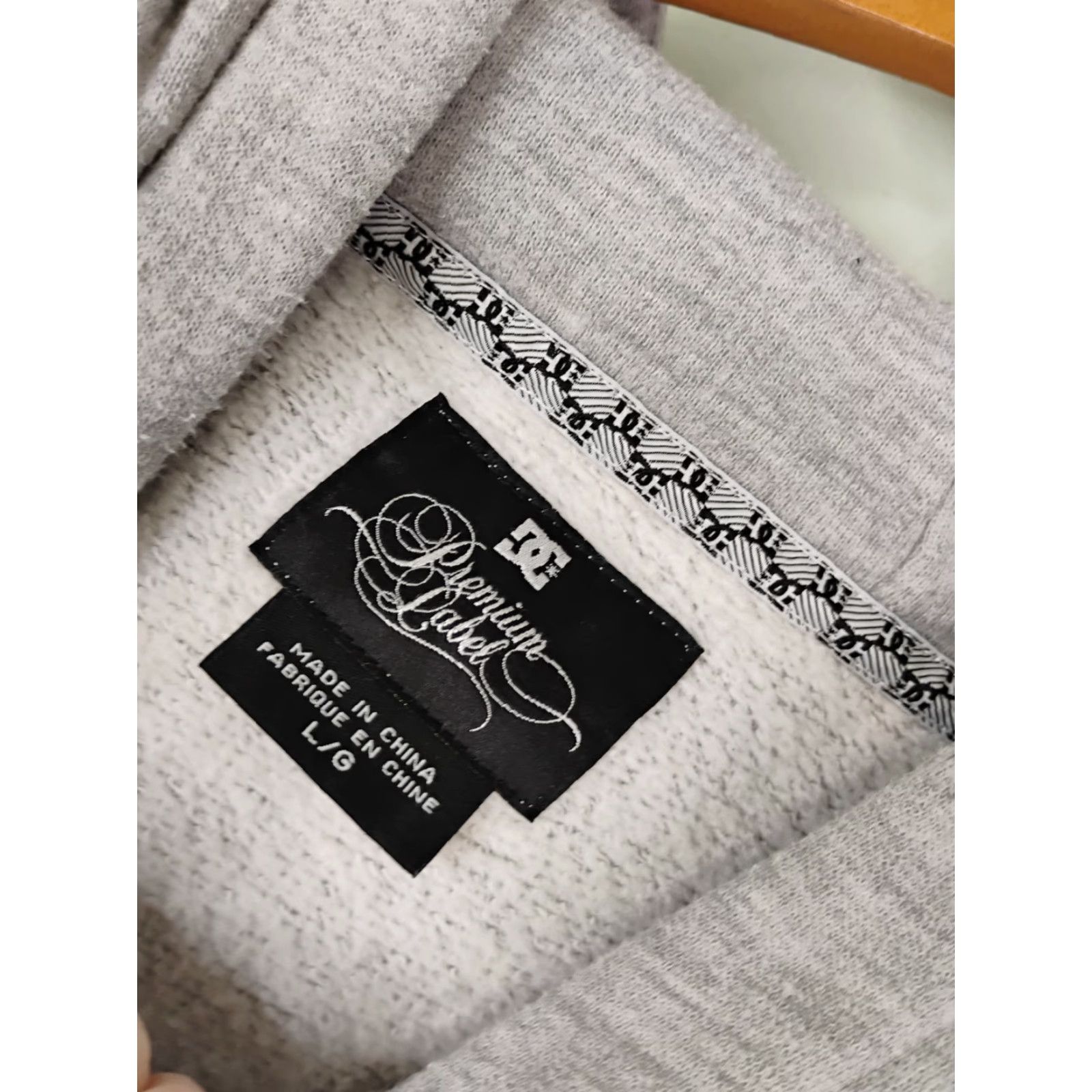 Vintage VINTAGE DC Premium Label Embroidered Logo Hoodie Sweatshirt Large Gray Mens L Size US L / EU 52-54 / 3 - 7 Thumbnail