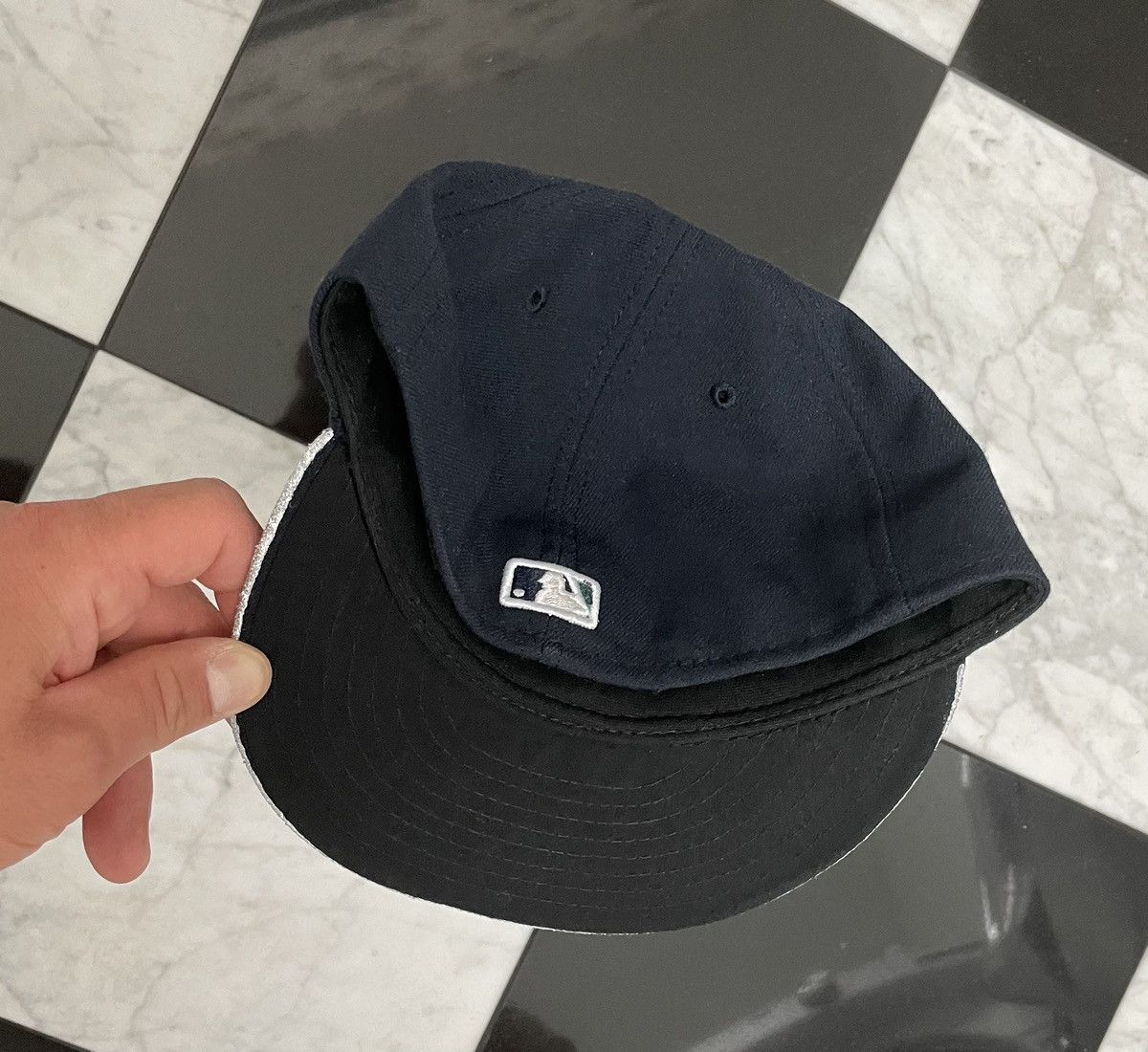 New Era 🔥 Vintage customized Mariners fitted hat size 7 1/4 Size ONE SIZE - 4 Thumbnail