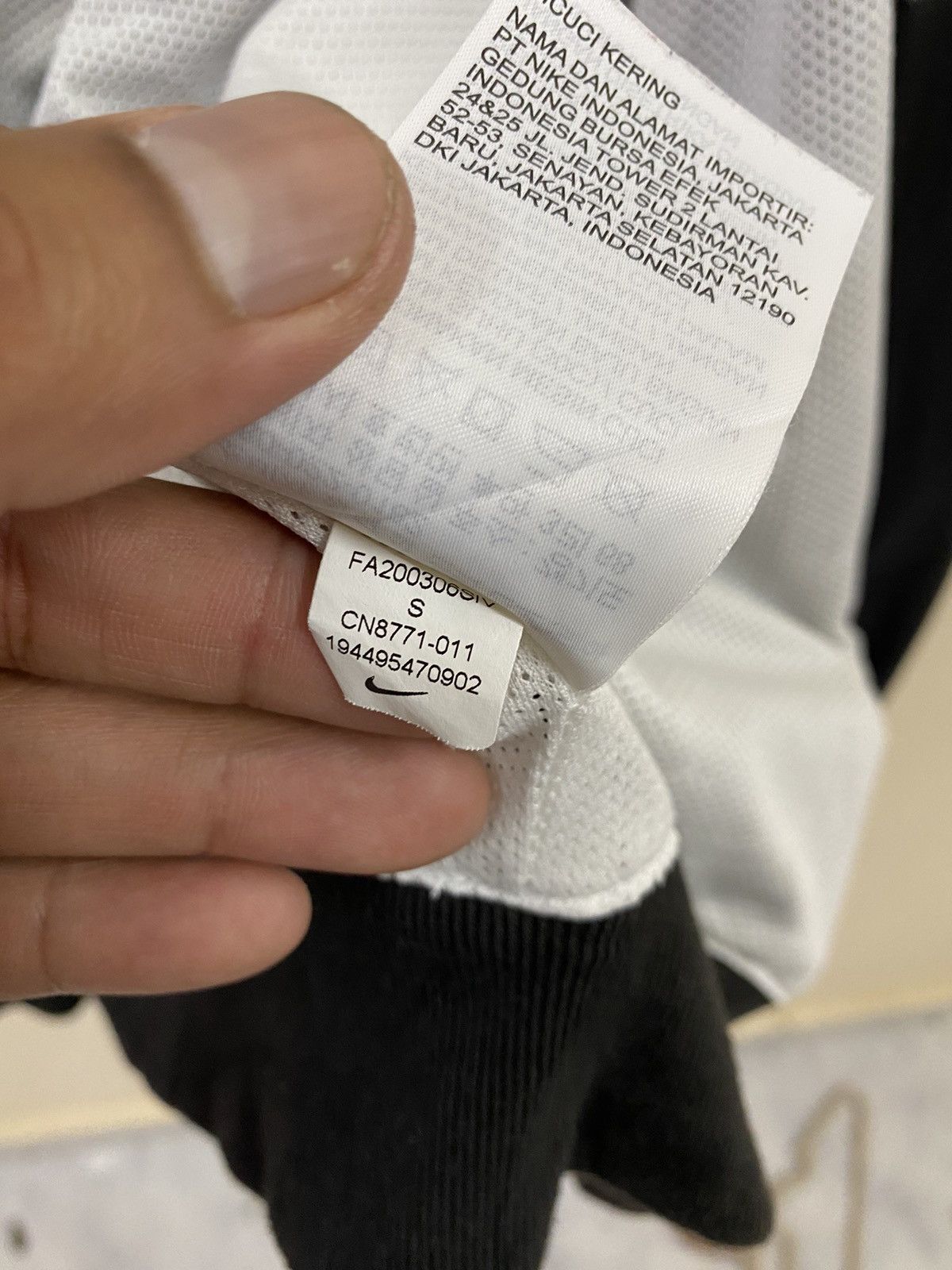 Nike Nike Big Swoosh Black White Size US M / EU 48-50 / 2 - 14 Thumbnail