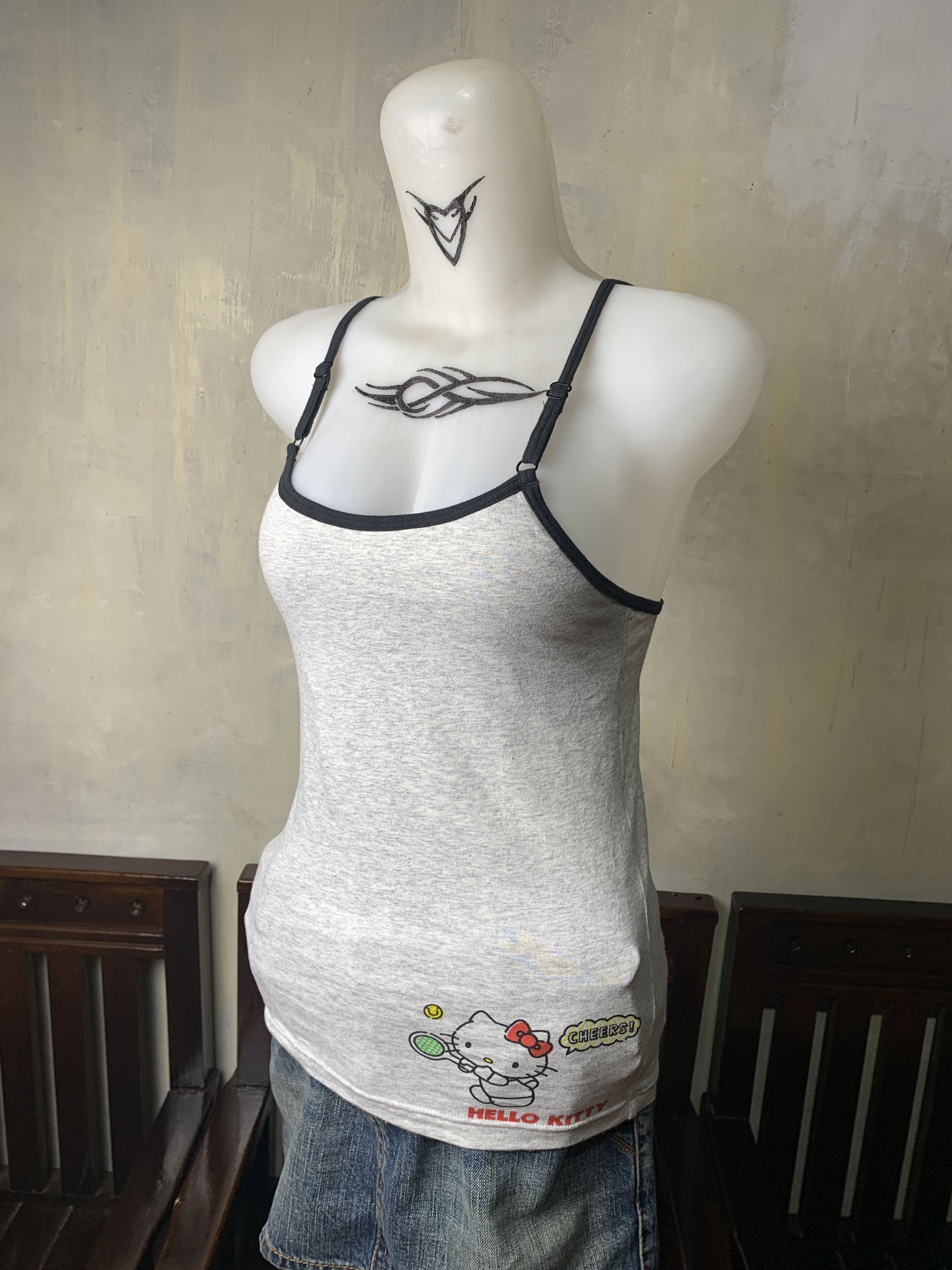 Anime 2000s Hello Kitty Gray Cute Tennis Cami Tank Top (S) Size S / US 4 / IT 40 - 2 Thumbnail