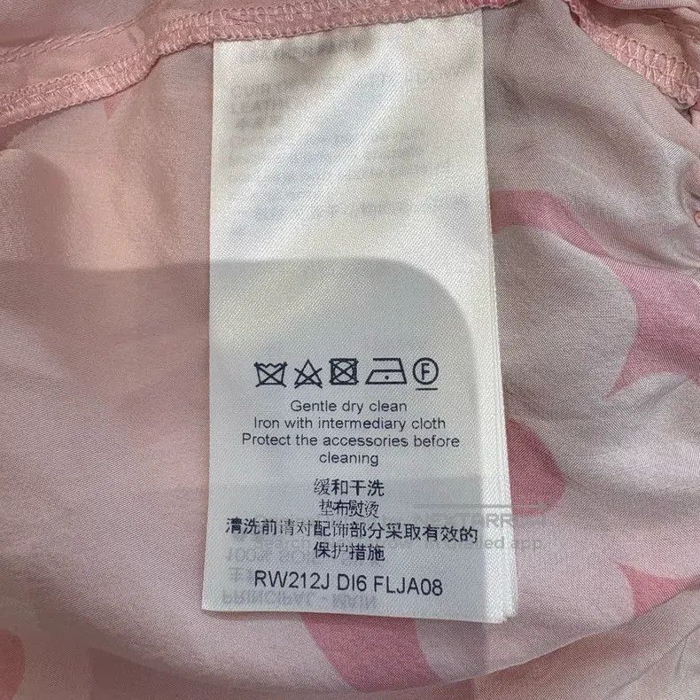 Louis Vuitton Louis Vuitton Cherry blossom pink mulberry silk gradient p Size XS / US 0-2 / IT 36-38 - 7 Thumbnail