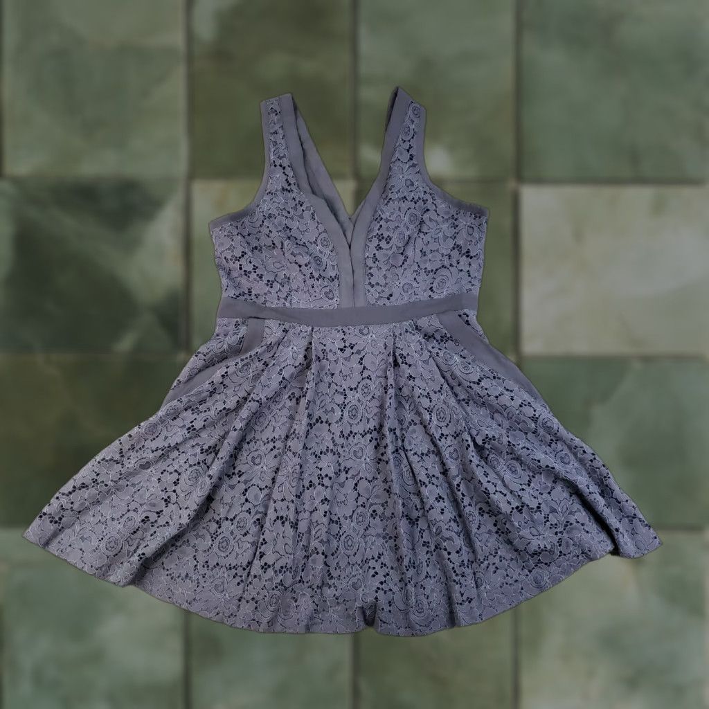 Free People Free People Dress Womens L Short Gray Lace Skater A-Line Fit & Flare Sleeveless V-Neck Lined Size L / US 10 / IT 46 - 1 Thumbnail