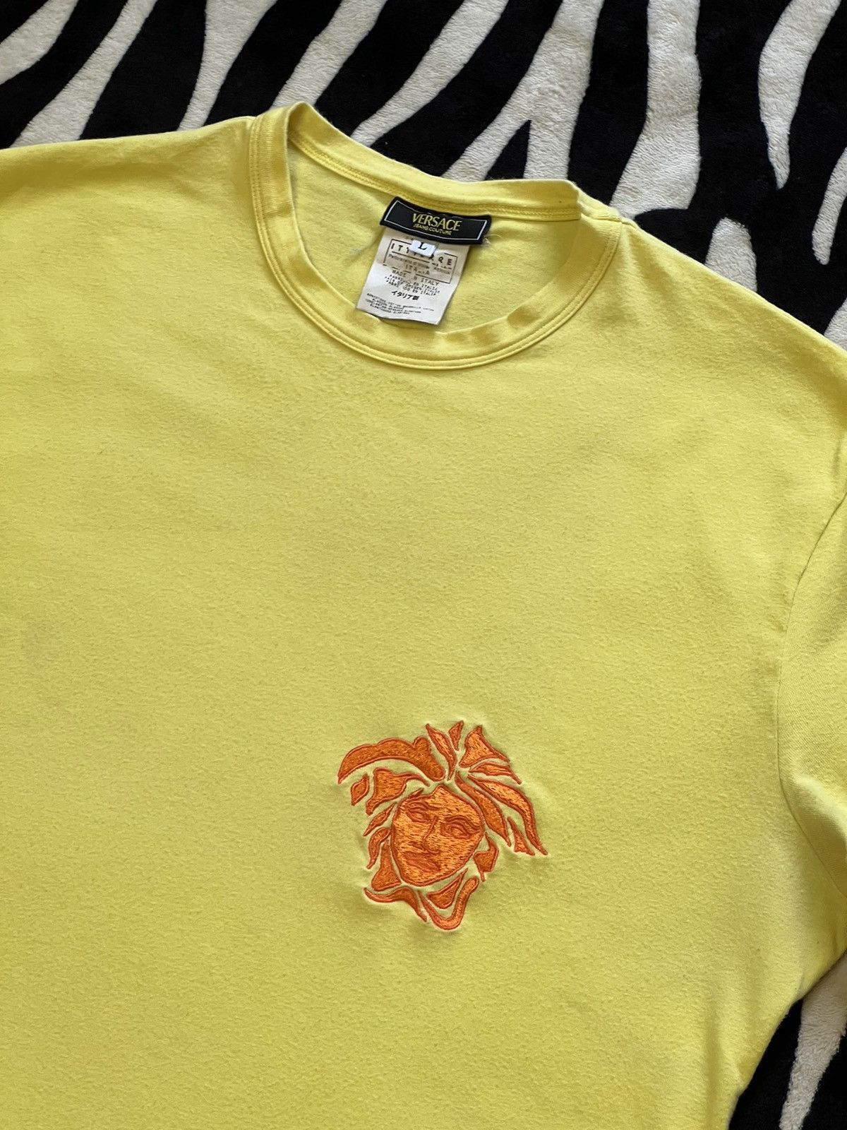 Versace × Versace Jeans Couture Versace Medusa Logo embroidered vintage luxury t-shirt Size US L / EU 52-54 / 3 - 3 Thumbnail