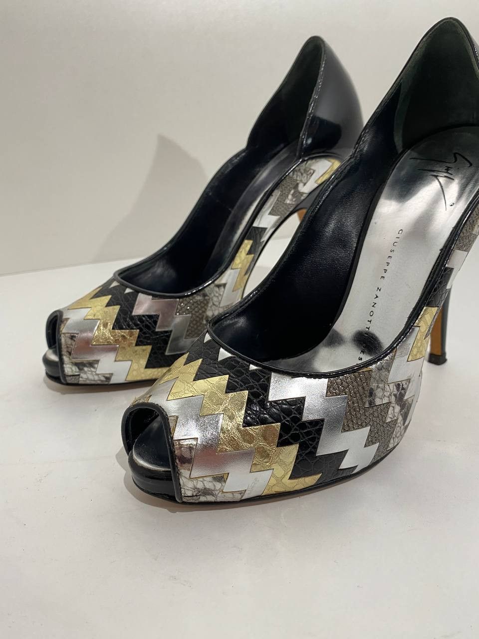 Giuseppe Zanotti Giuseppe Zanotti Zigzag Patent Leather Flash High Heels Size US 7 / IT 37 - 5 Thumbnail