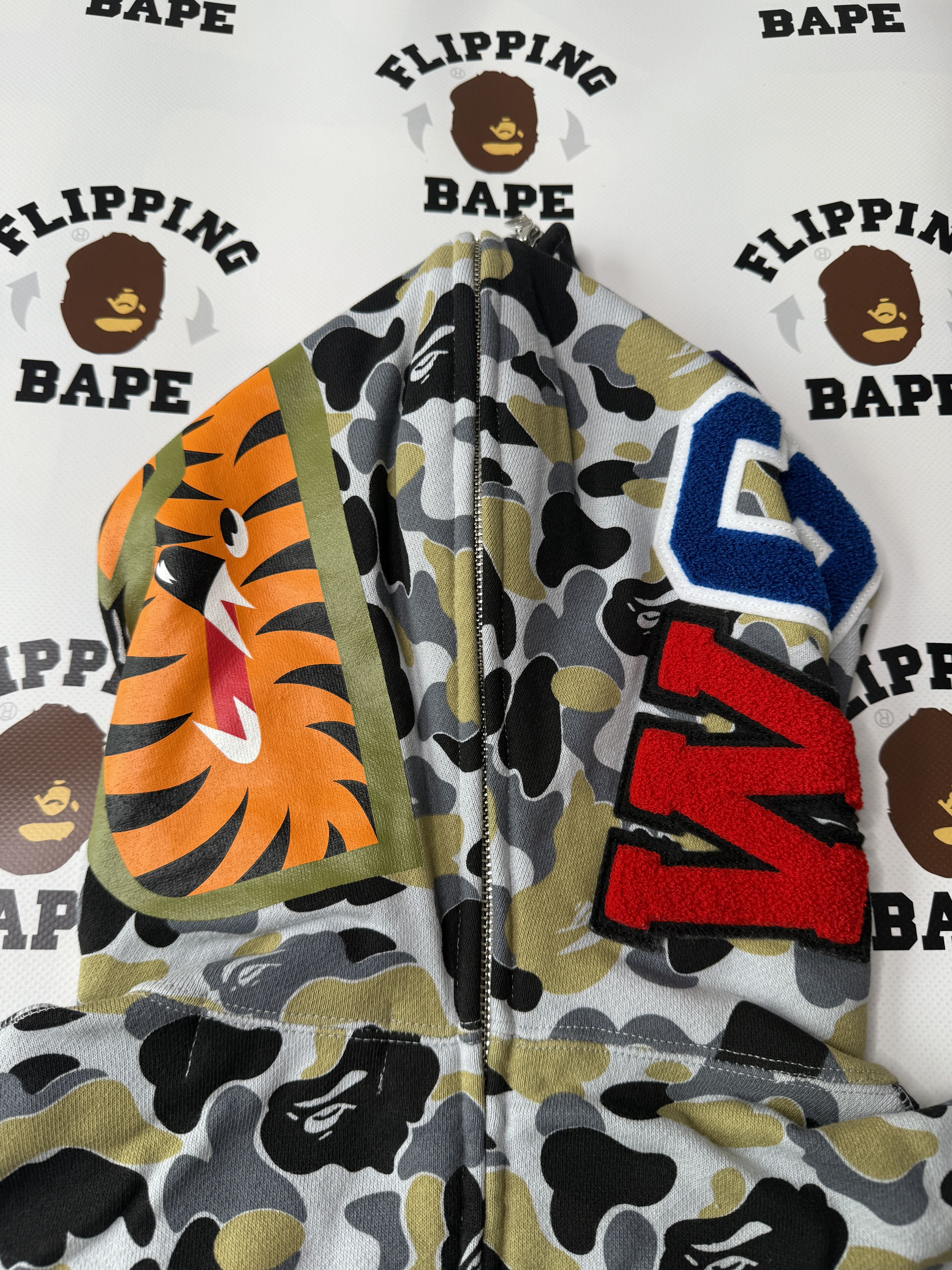 Bape BAPE STORE GINZA SEPARATE SHARK FULL ZIP HOODIE Size US L / EU 52-54 / 3 - 7 Thumbnail