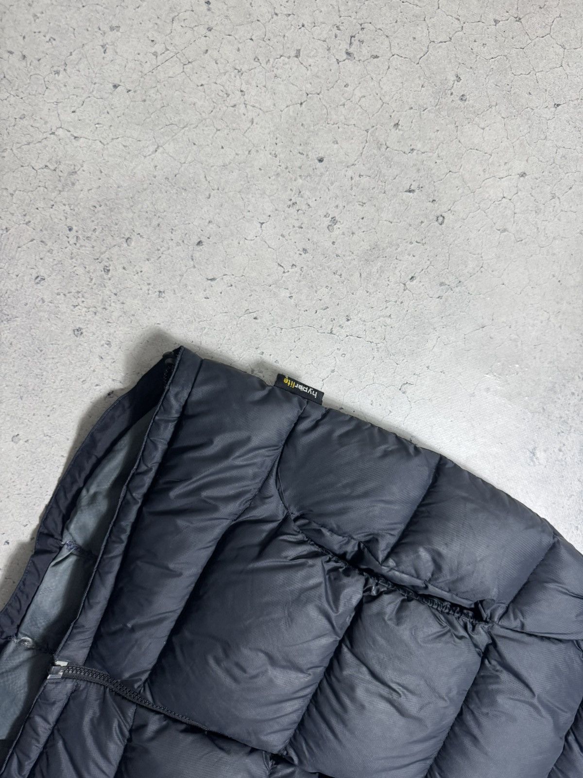 Rab Rab Down Puffer Jacket Vest Outdoor Vintage Size L Size US L / EU 52-54 / 3 - 2 Thumbnail