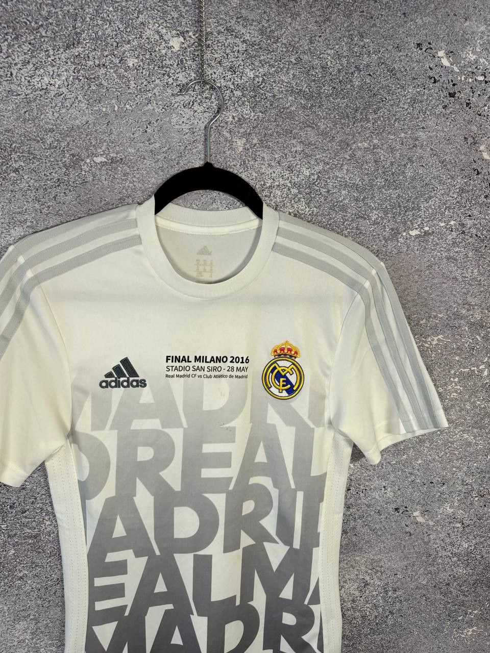 Adidas Vintage Real Madrid Training 2016 Adidas Jersey XS Size Size US XS / EU 42 / 0 - 2 Thumbnail