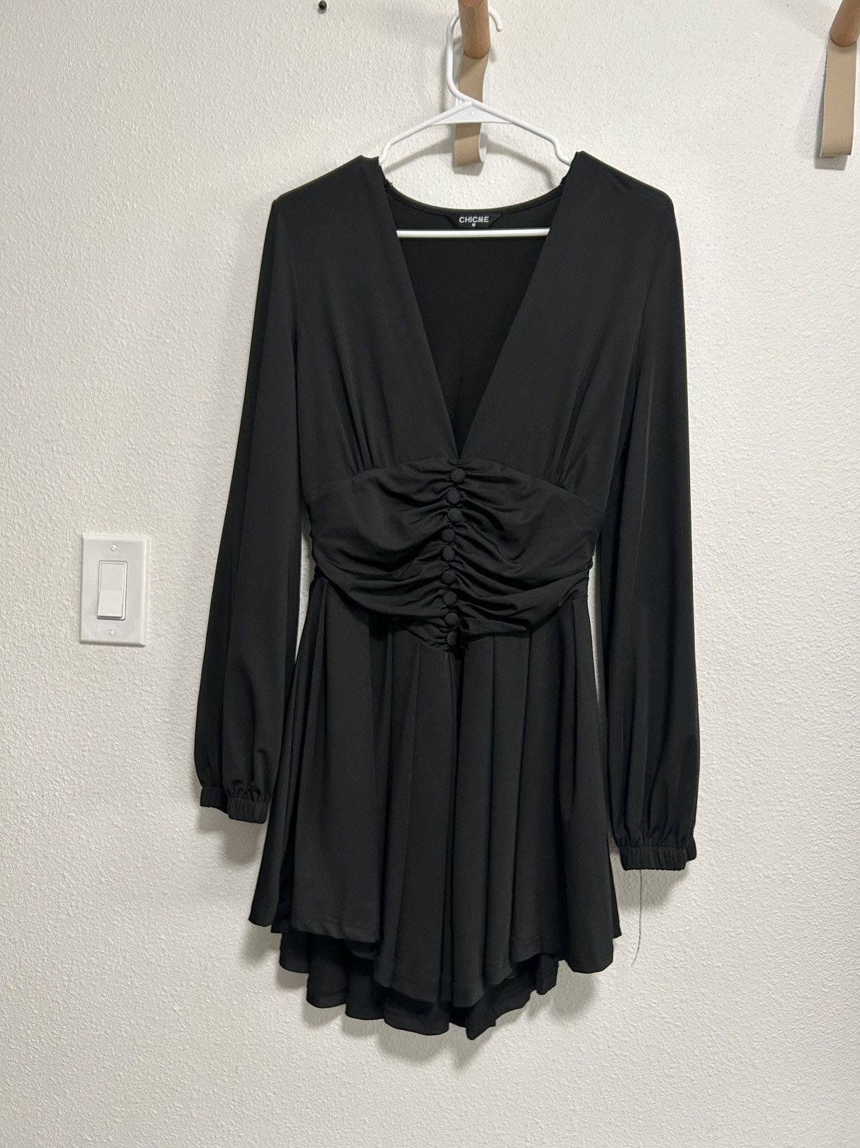 Other CHICME Women's plunge ruched waist long-sleeve mini dress Size M / US 6-8 / IT 42-44 - 1 Thumbnail