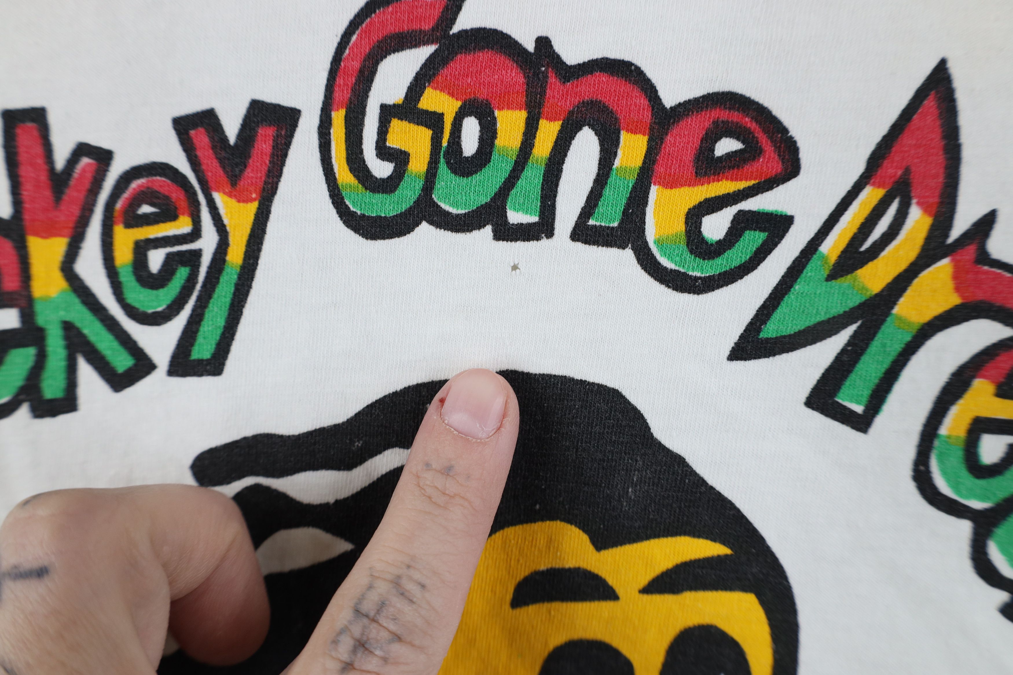 Vintage Vintage 90s Streetwear Mickey Mouse Gone Jamaica T-Shirt Size US L / EU 52-54 / 3 - 5 Thumbnail