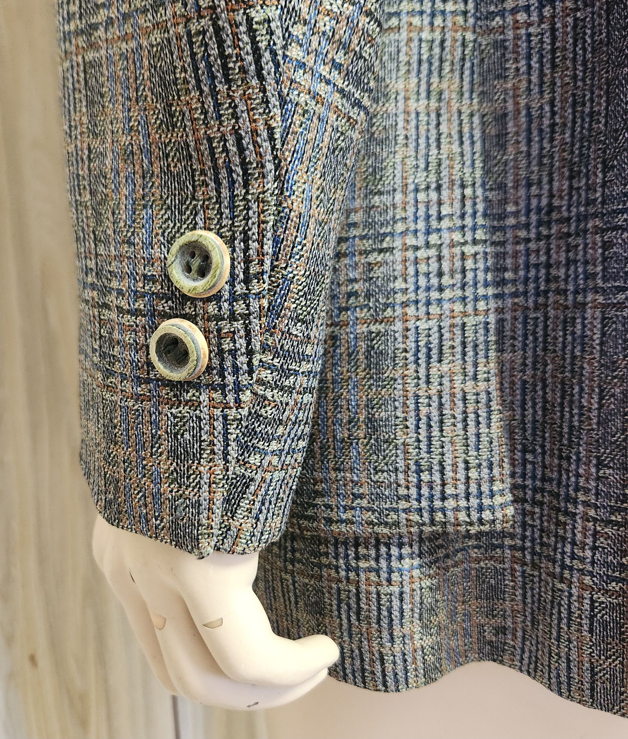Vintage fine 1970s sport coat 42L men's grey plaid wool two button Size 42L - 5 Thumbnail