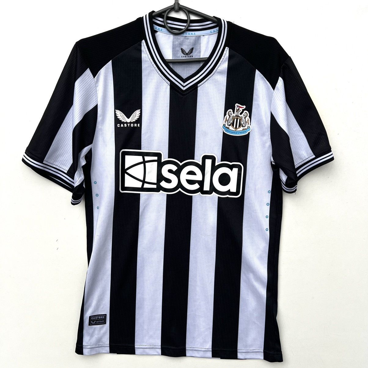 Castore Newcastle soccer jersey football t shirt Bruno G 39 Size US S / EU 44-46 / 1 - 1 Thumbnail