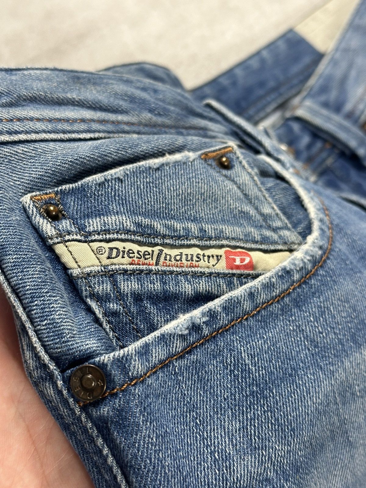 Diesel Vintage Diesel Larkee Regular Distressed Jeans 32x30 Size US 32 / EU 48 - 6 Thumbnail