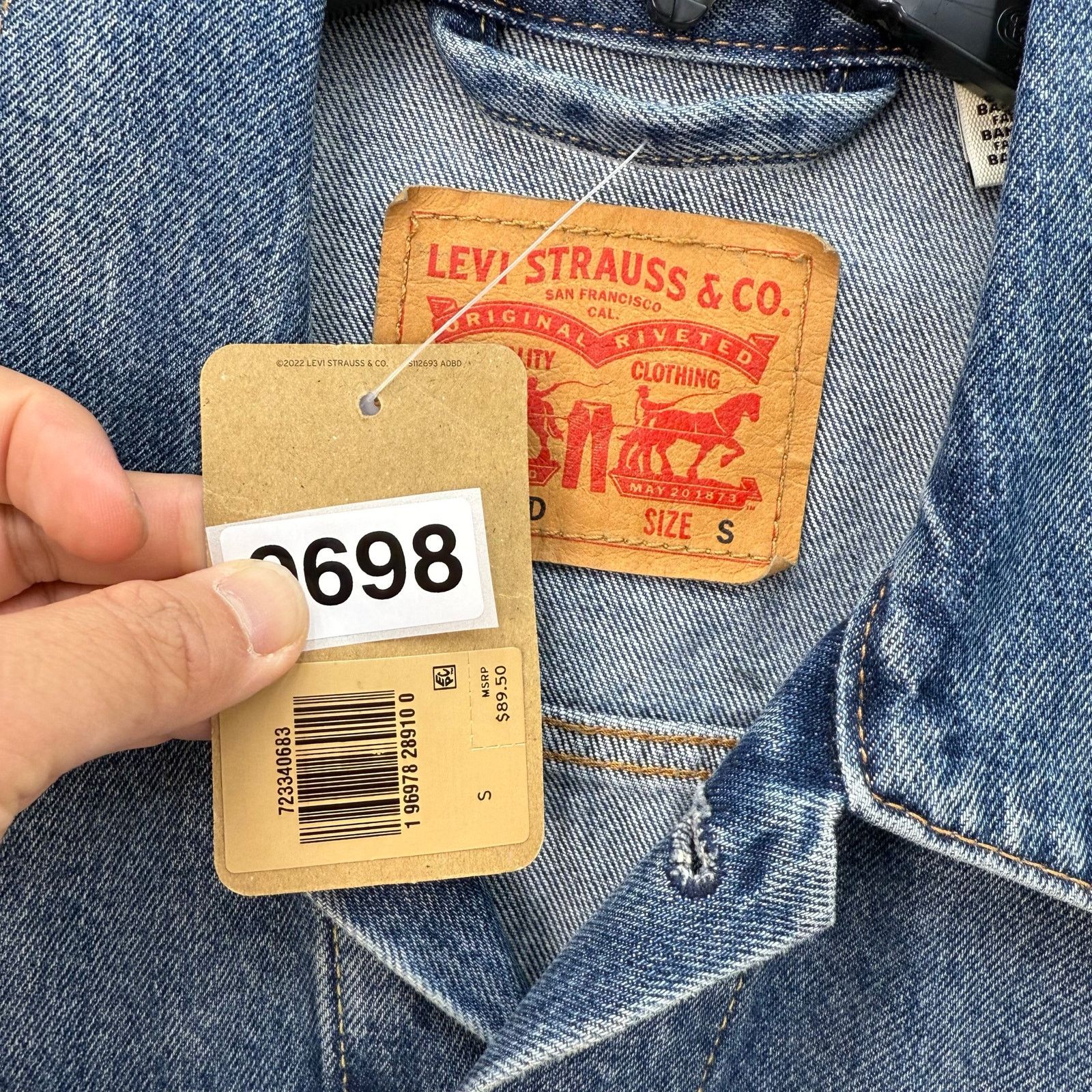 Levi's LEVI'S MEN'S MEDIUM WASH SIZE SMALL TRUCKER JACKET 723340683 Size US S / EU 44-46 / 1 - 3 Thumbnail