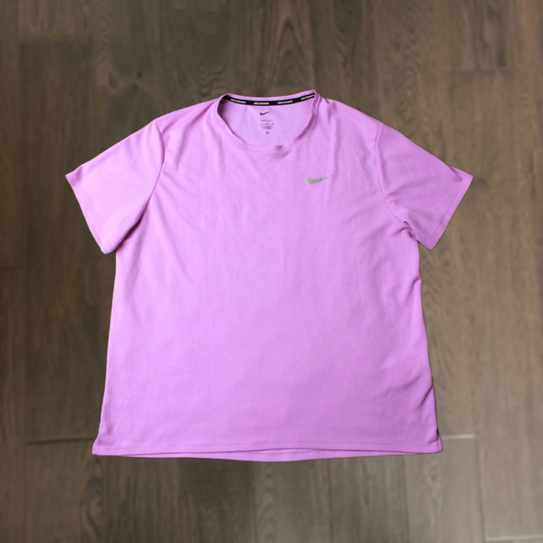 Nike NIKE DRI-FIT MILER RUNNING 2023 MEN SHIRT XL Purple XS? Size US XL / EU 56 / 4 - 1 Thumbnail