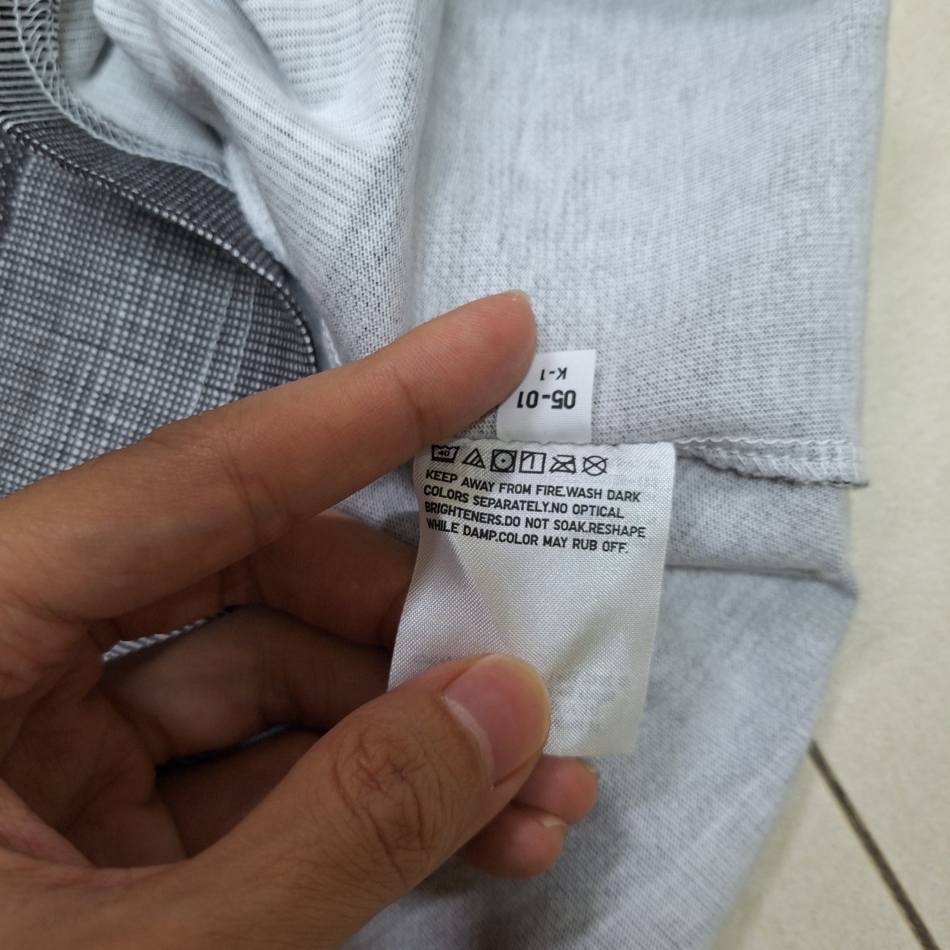 Uniqlo Uniqlo UT Moma T Shirt Size XS / US 0-2 / IT 36-38 - 5 Thumbnail