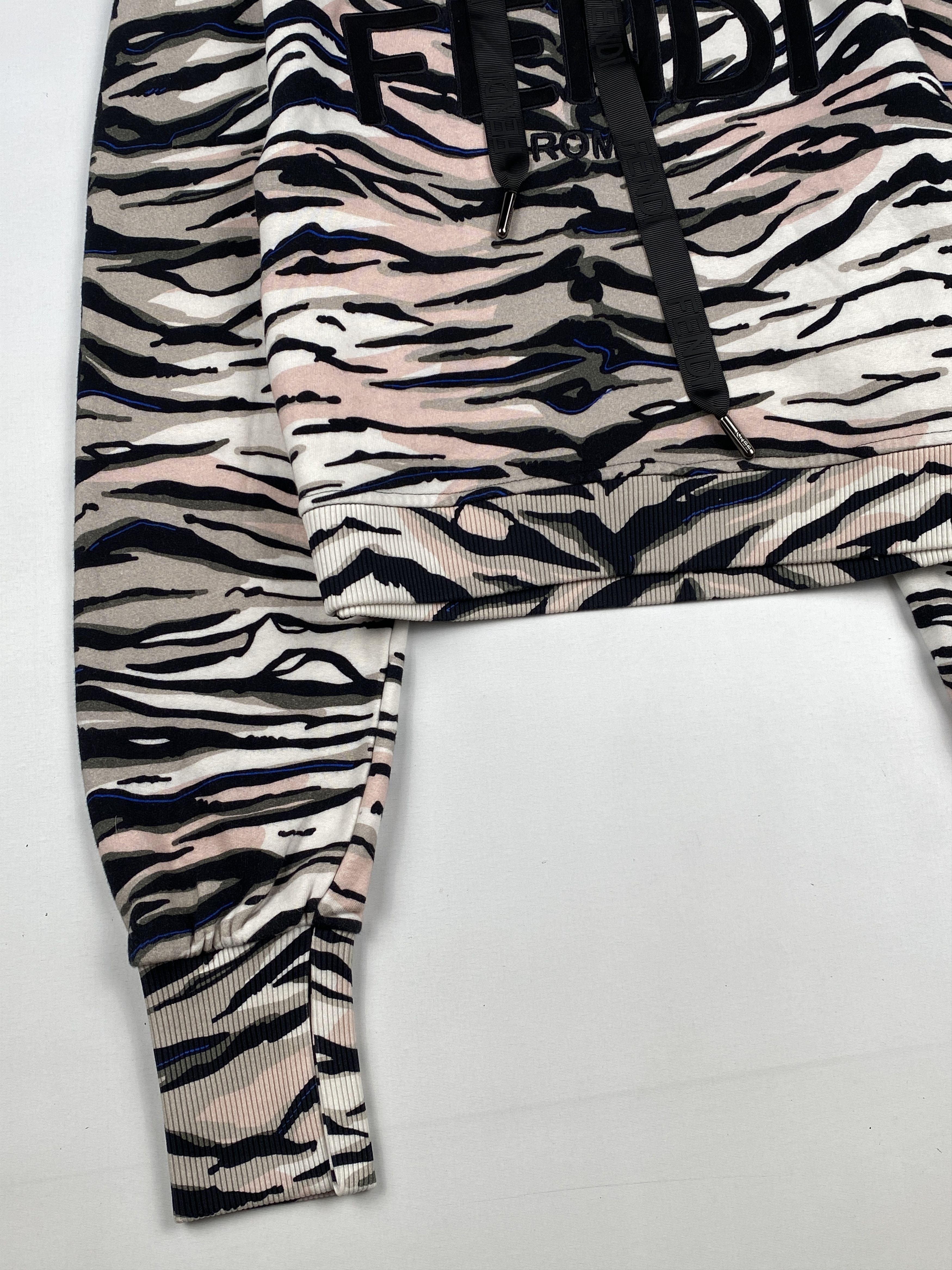 Fendi Zebra Patterned Cropped Hoodie Size XS / US 0-2 / IT 36-38 - 7 Thumbnail