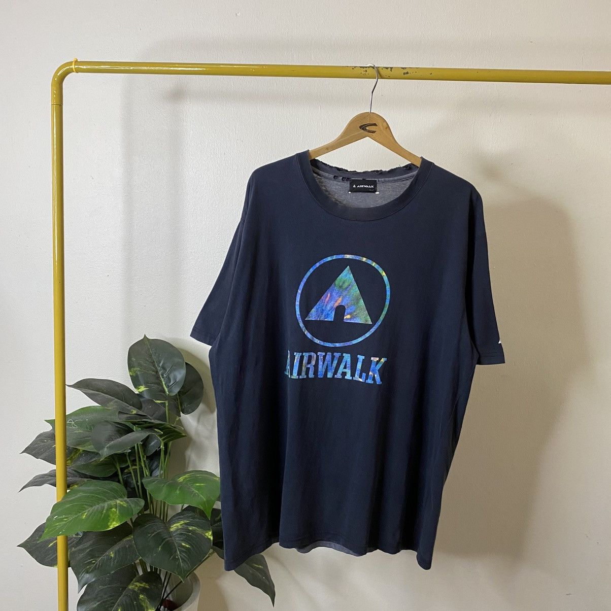 Airwalk Vintage Y2K Airwalk Skateboard Distressed Skater T Shirt Size US XXL / EU 58 / 5 - 1 Thumbnail