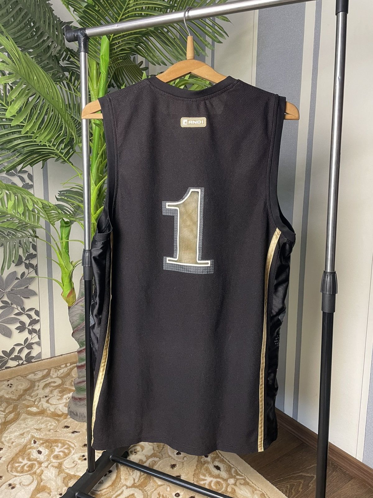 Rap Tees Vintage And1 Mixtape Tour 2005 Hot Souce Basketball Jersey Size US L / EU 52-54 / 3 - 5 Thumbnail